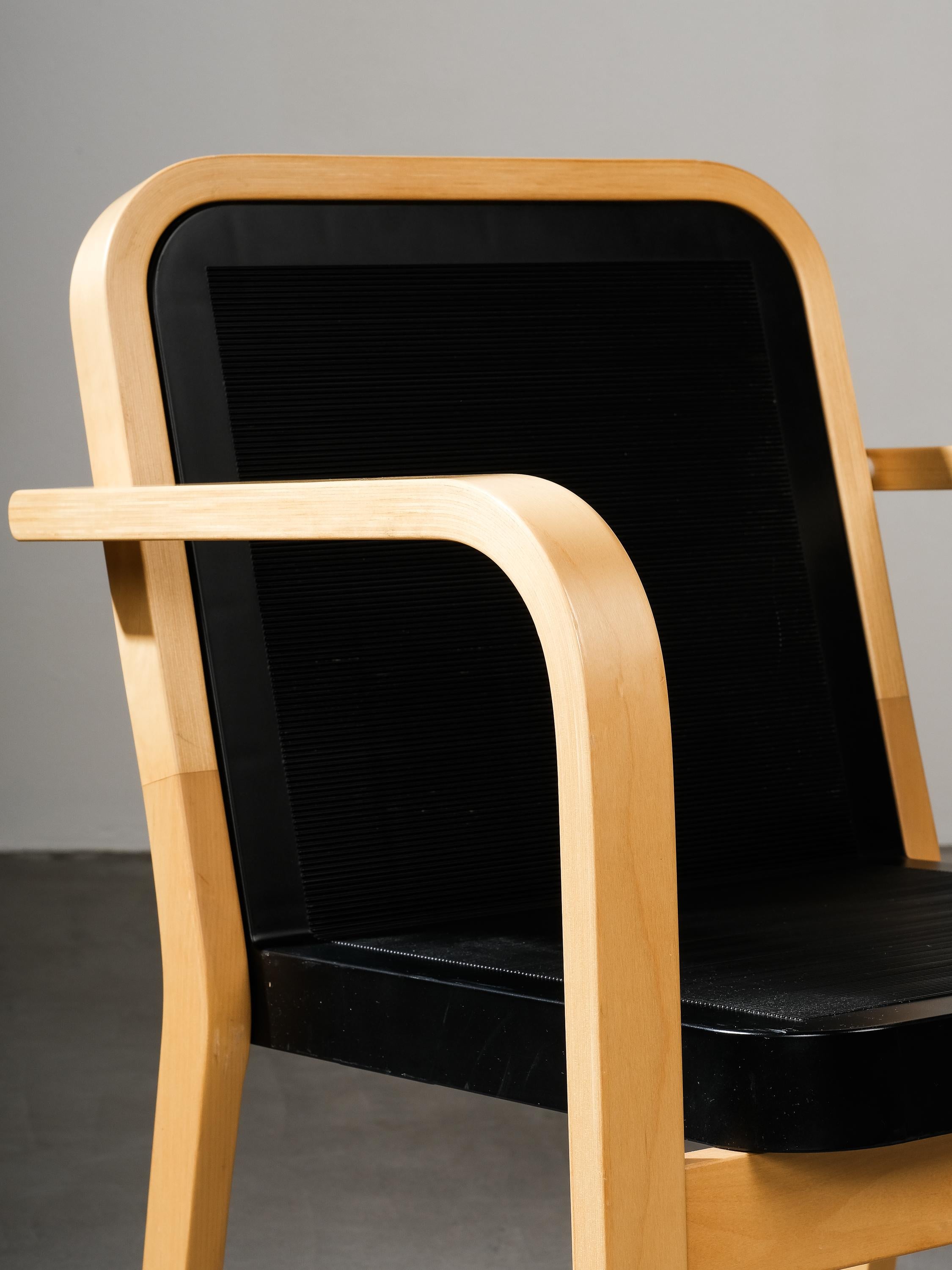 Scandinavian Modern Birch & Plastic Armchairs Model 420 by Ben af Schultén for Artek