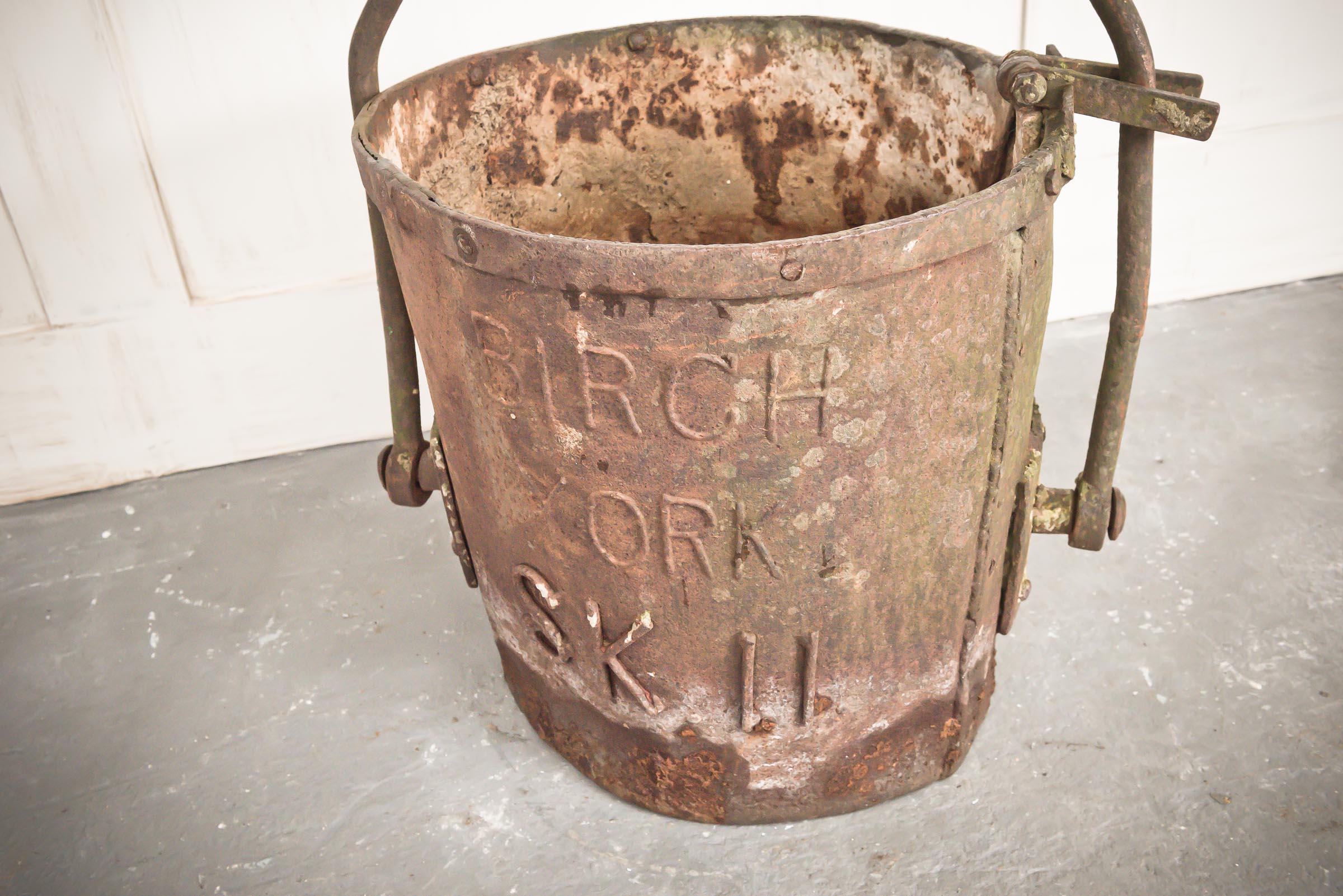Birch York 11 Foundry Pot In Good Condition For Sale In Alton, GB