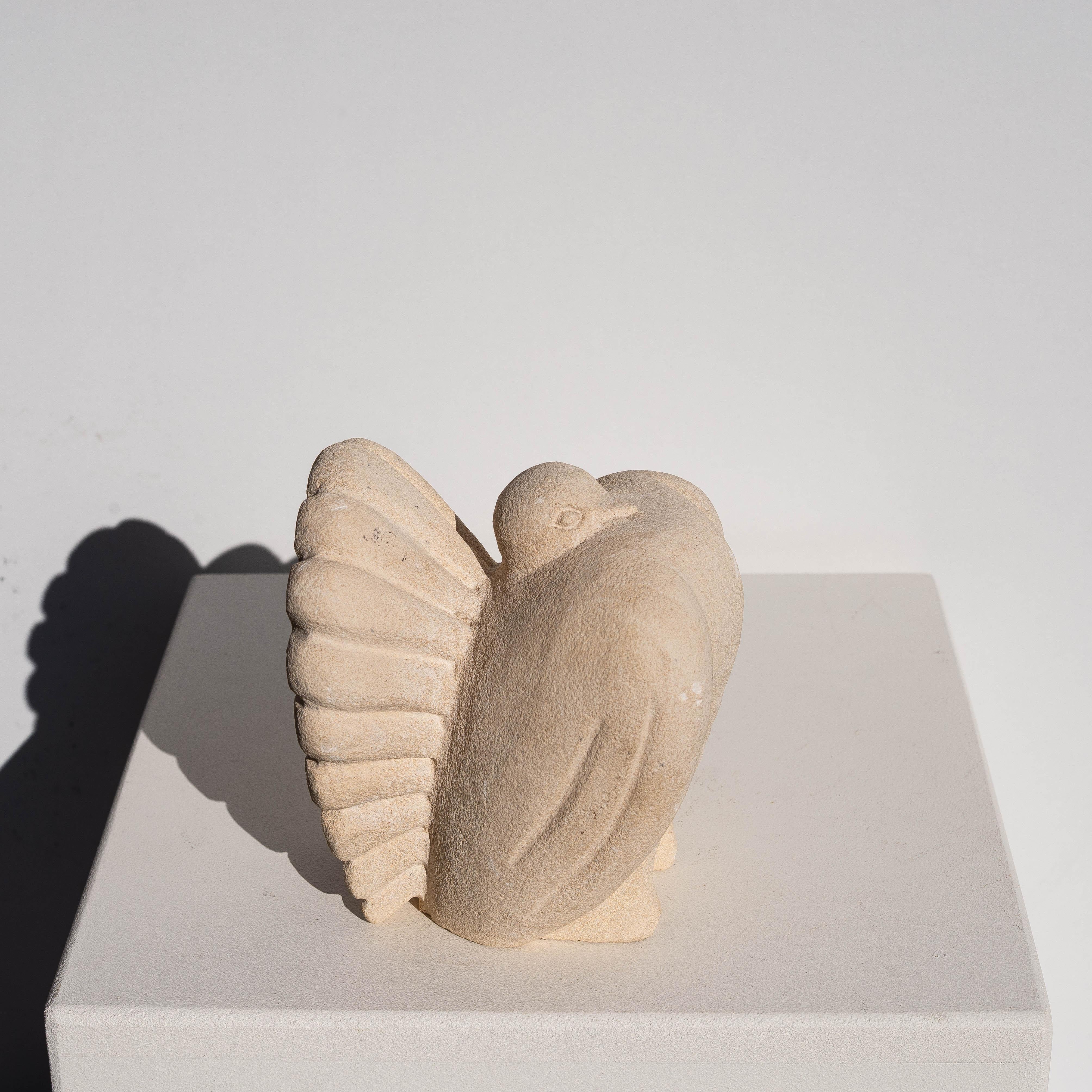 Vogel-Tier-Stein-Skulptur - geschnitzte Kalkstein-Buchstützen - Frankreich 1970er Jahre (Moderne der Mitte des Jahrhunderts) im Angebot