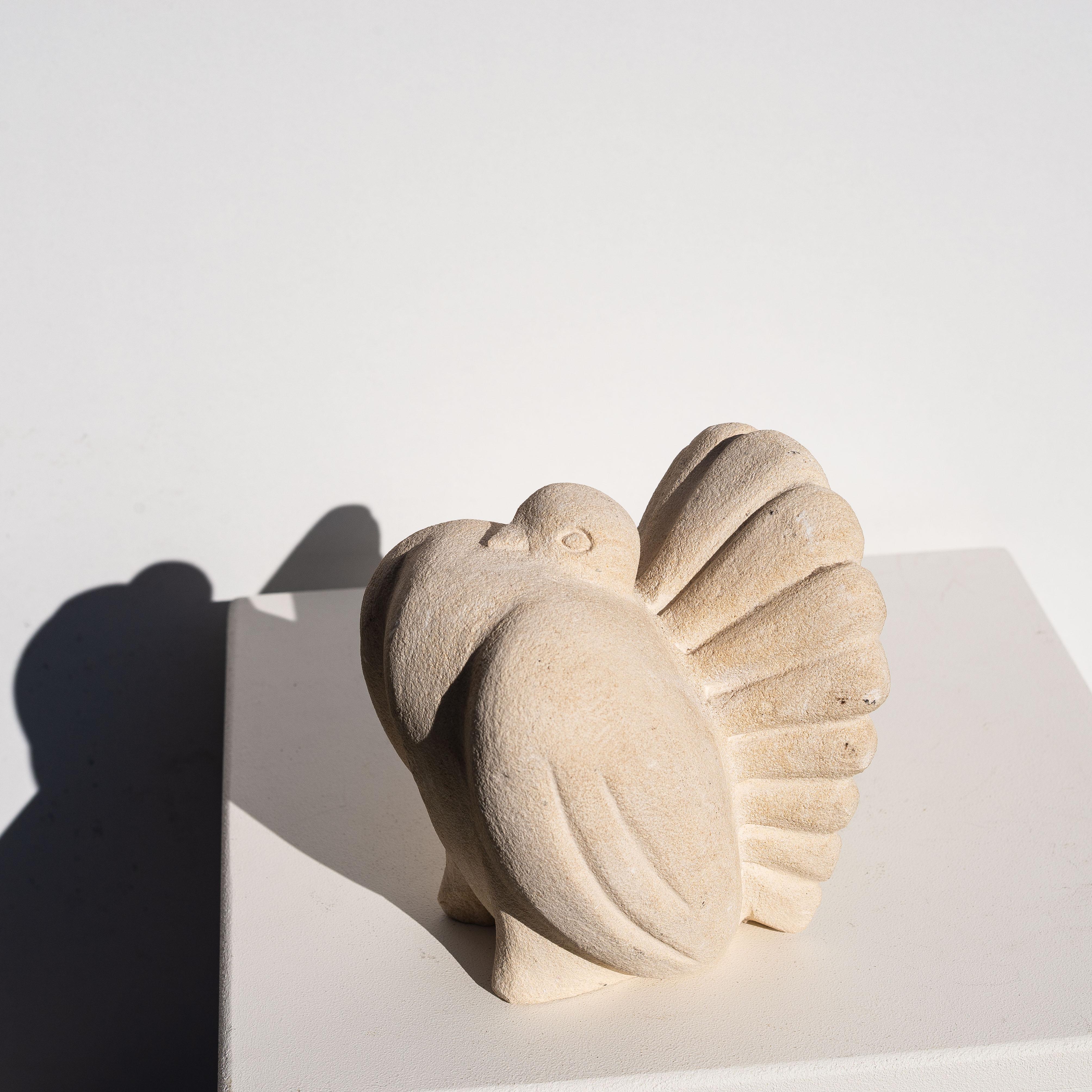 Vogel-Tier-Stein-Skulptur - geschnitzte Kalkstein-Buchstützen - Frankreich 1970er Jahre im Angebot 1