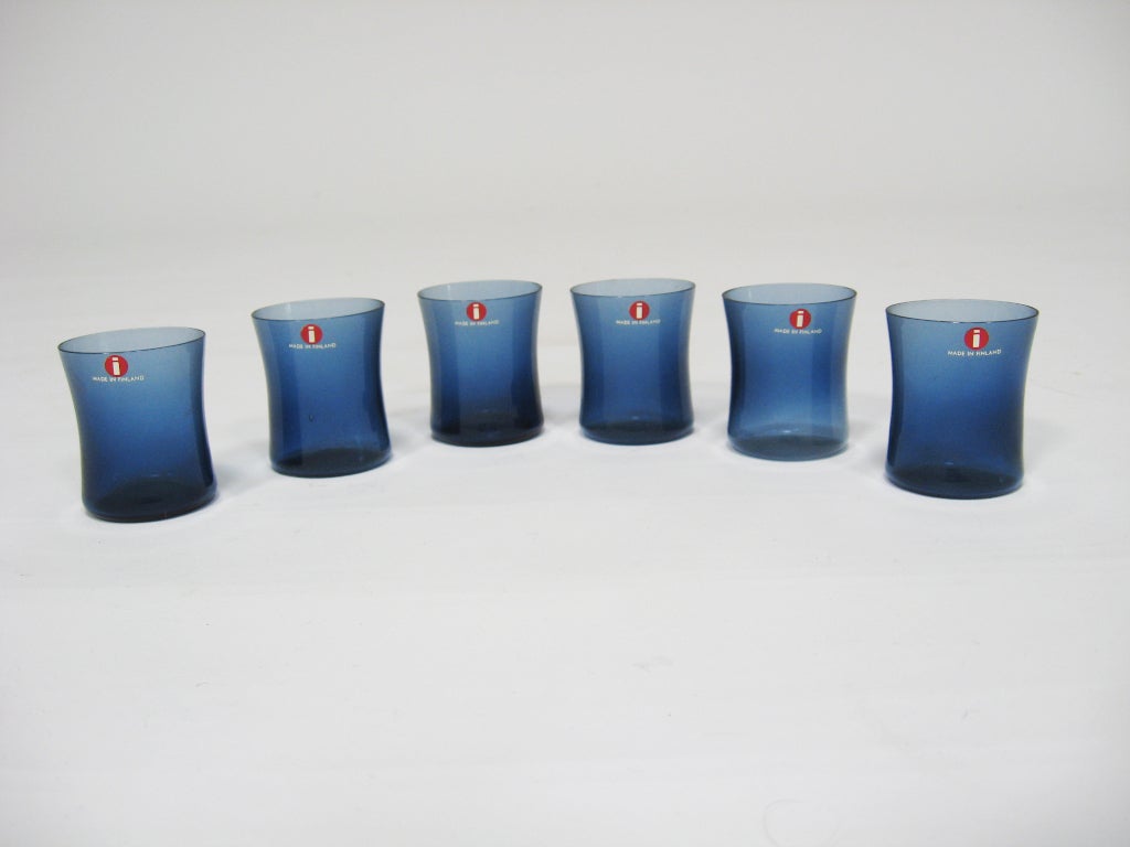 Bird Bottle and Set of I-Line Glasses by Timo Sarpaneva In Excellent Condition In Highland, IN
