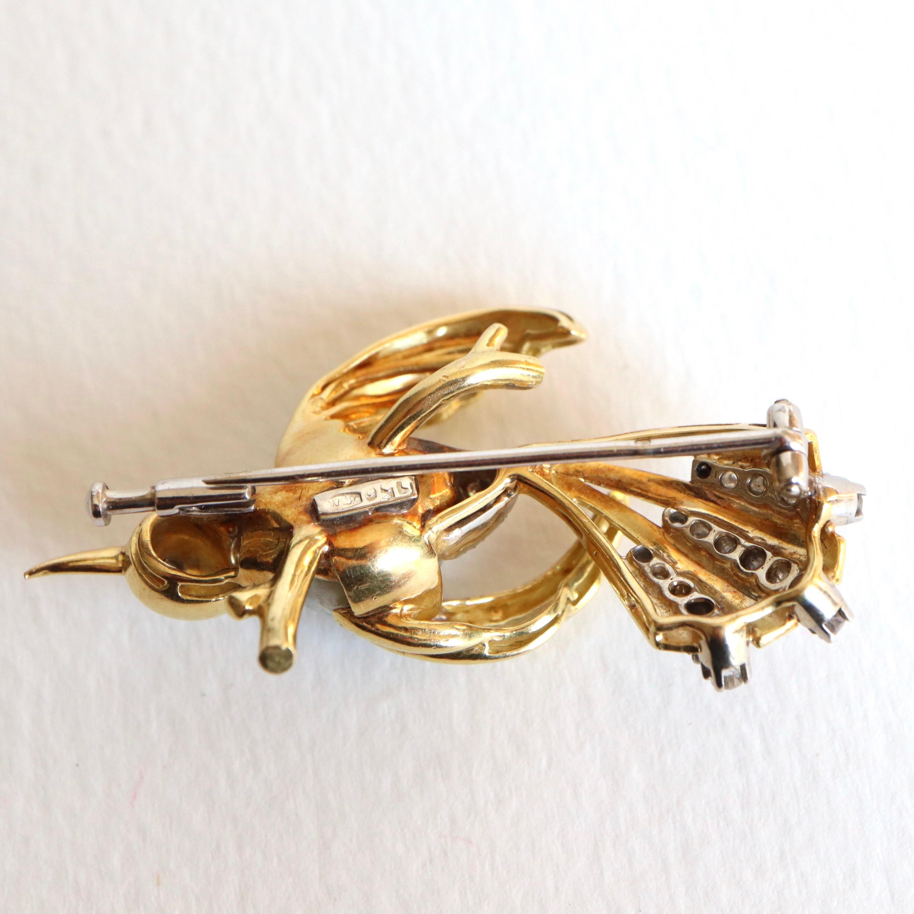 Women's or Men's Bird Brooch circa 1960 Yellow and White Gold 18 Carat Pearl and Diamond For Sale