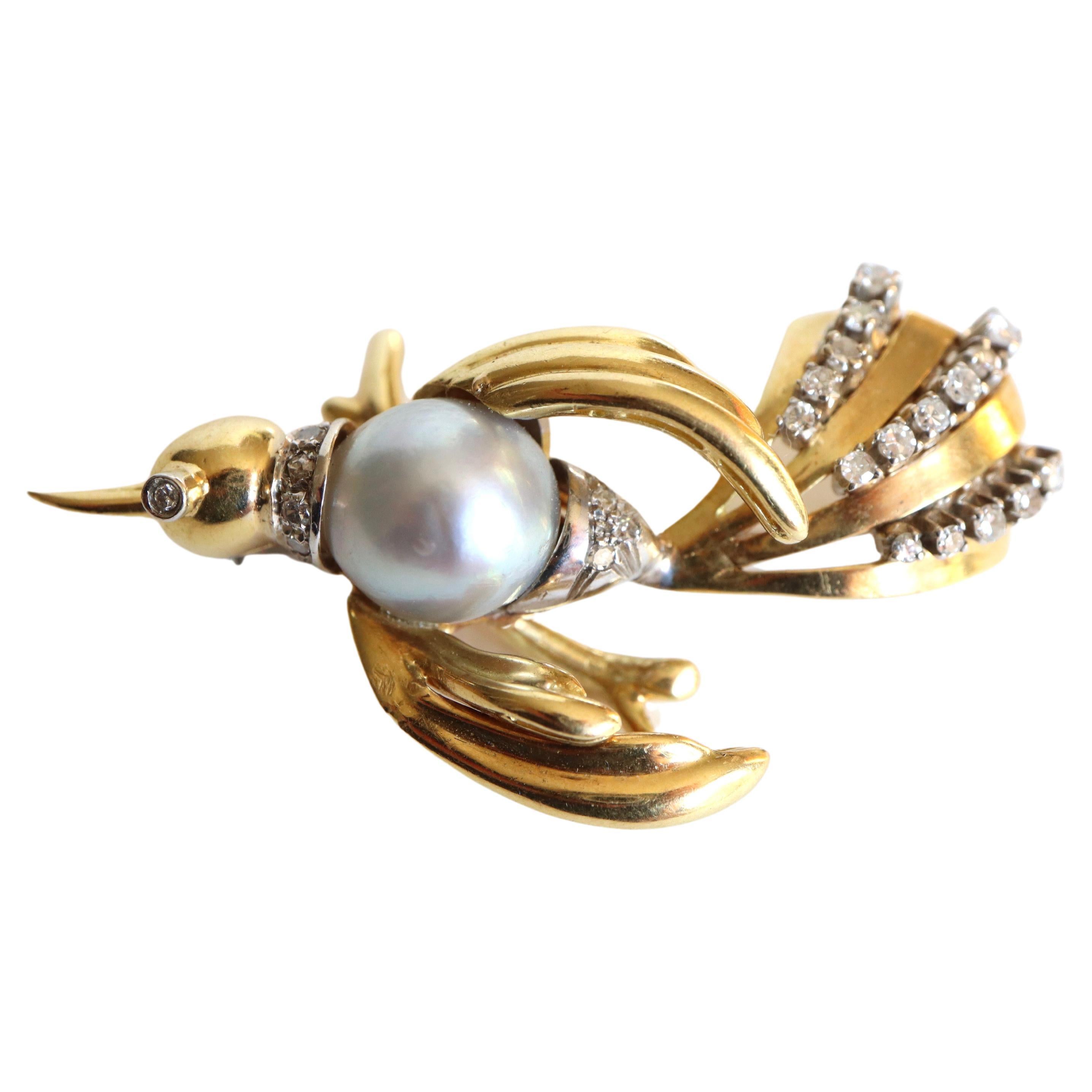 Bird Brooch circa 1960 Yellow and White Gold 18 Carat Pearl and Diamond For Sale