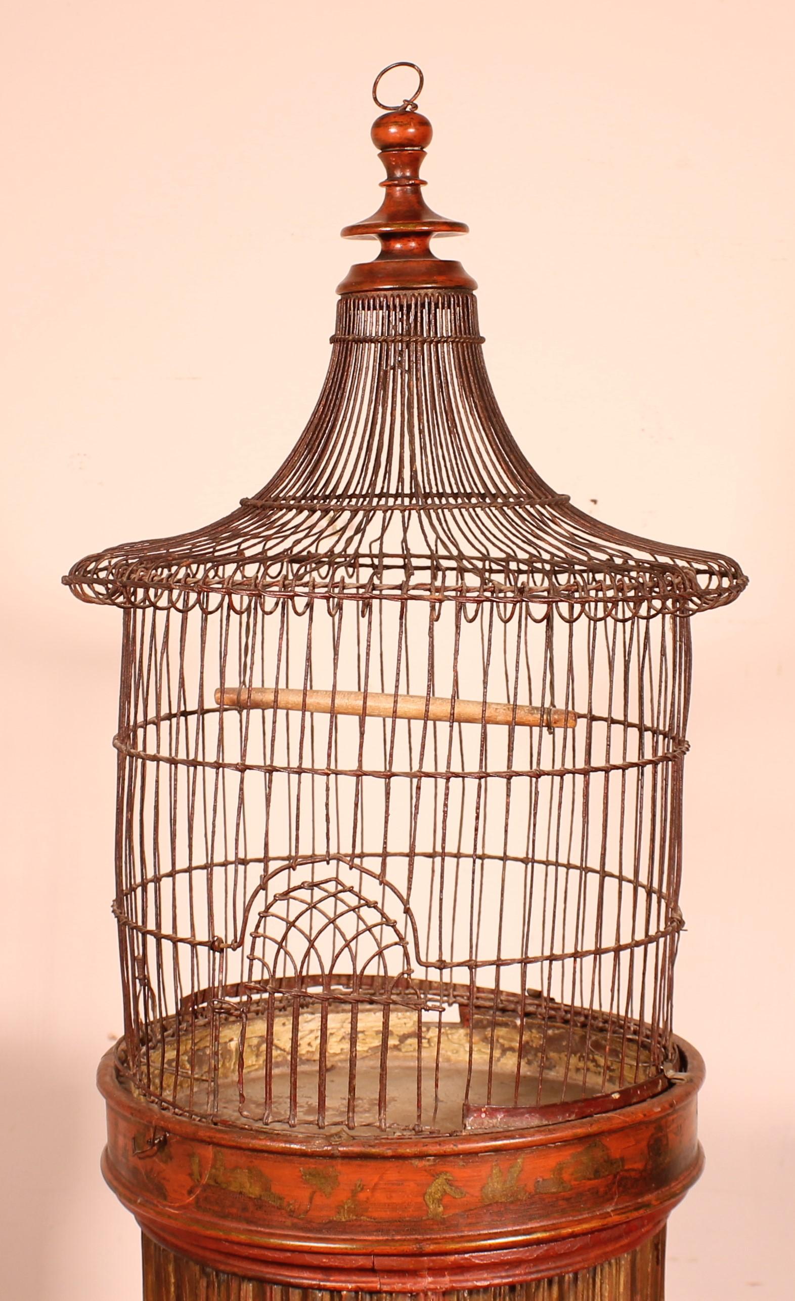 19th Century Bird Cage on Stand with Chinese Decor, 19 ° Century For Sale