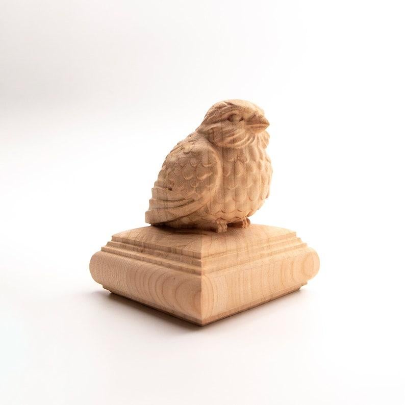 This carved finial, decorated with a figure of a cute naughty Sparrow, will be an original addition to your staircase. It’s made from solid wood and carefully refined by hand.
 
So it has an accurate and detailed relief, and also a smooth, soft