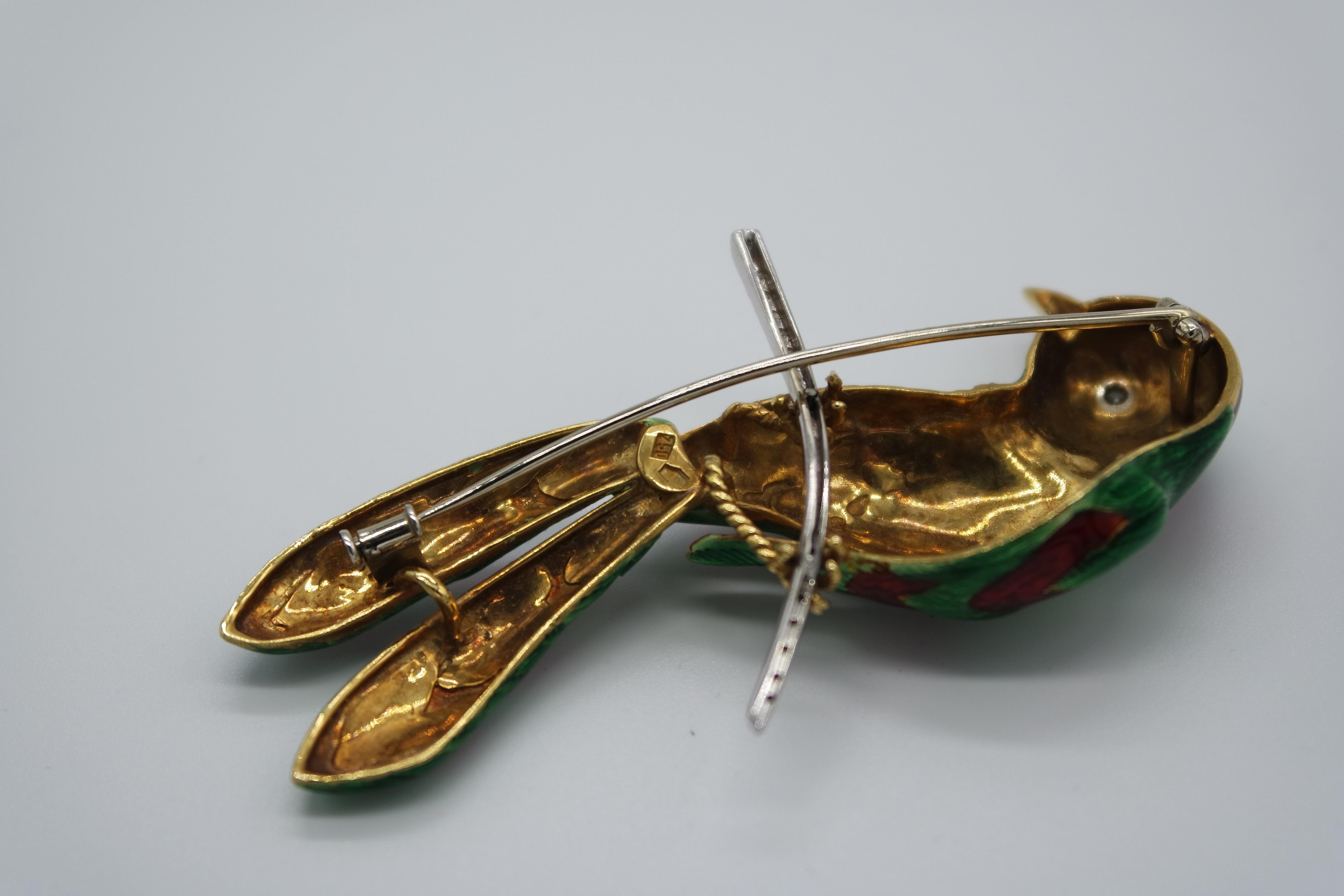 Vogel des Paradieses mit Diamanten, 18 Karat Gold und  Guillochierte Emaille-Brosche im Zustand „Gut“ im Angebot in Crema, Cremona