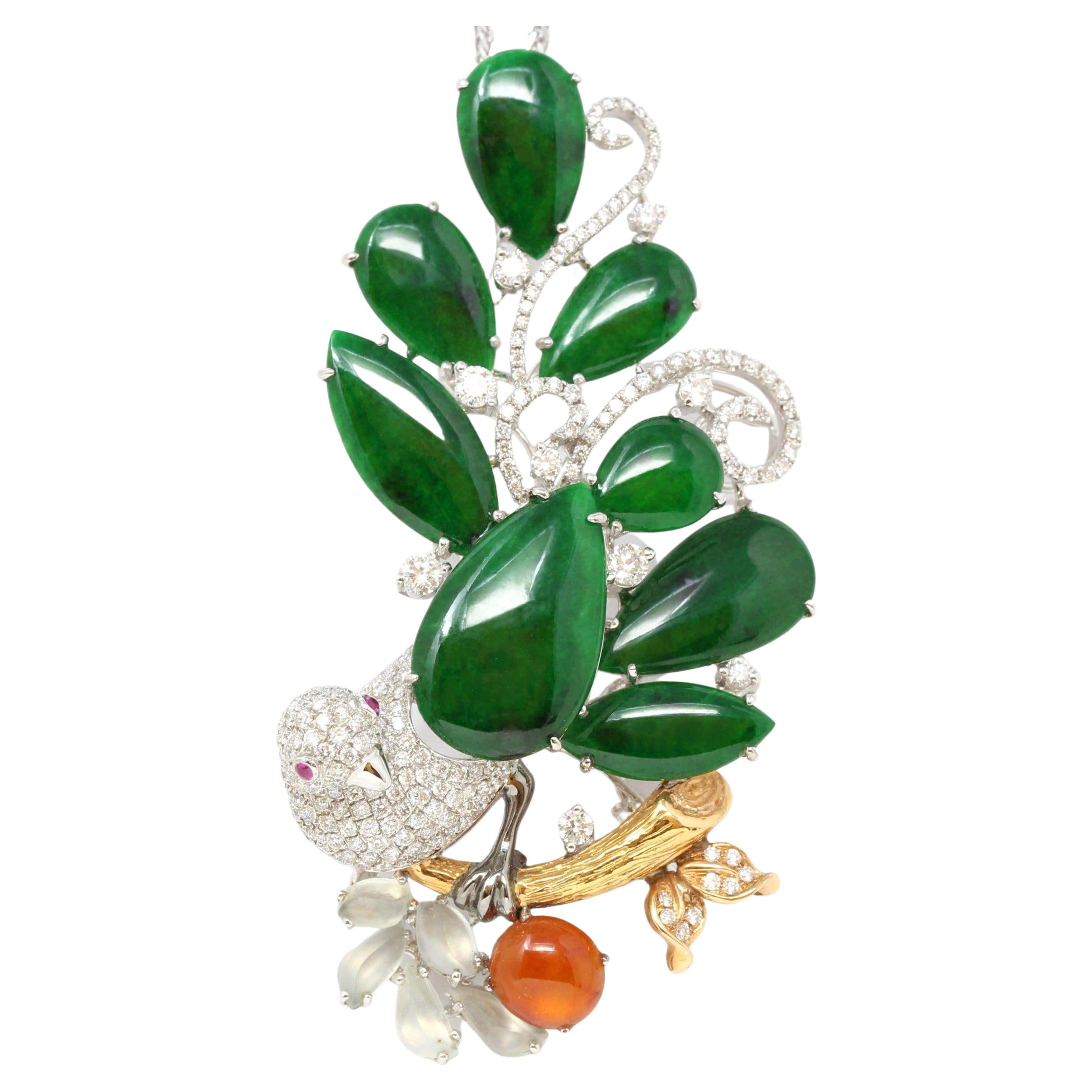 "Vogel auf einem Baum" RealJade Co. Signatur Old Mine Jadeit Brosche Halskette aus Jadeit im Angebot