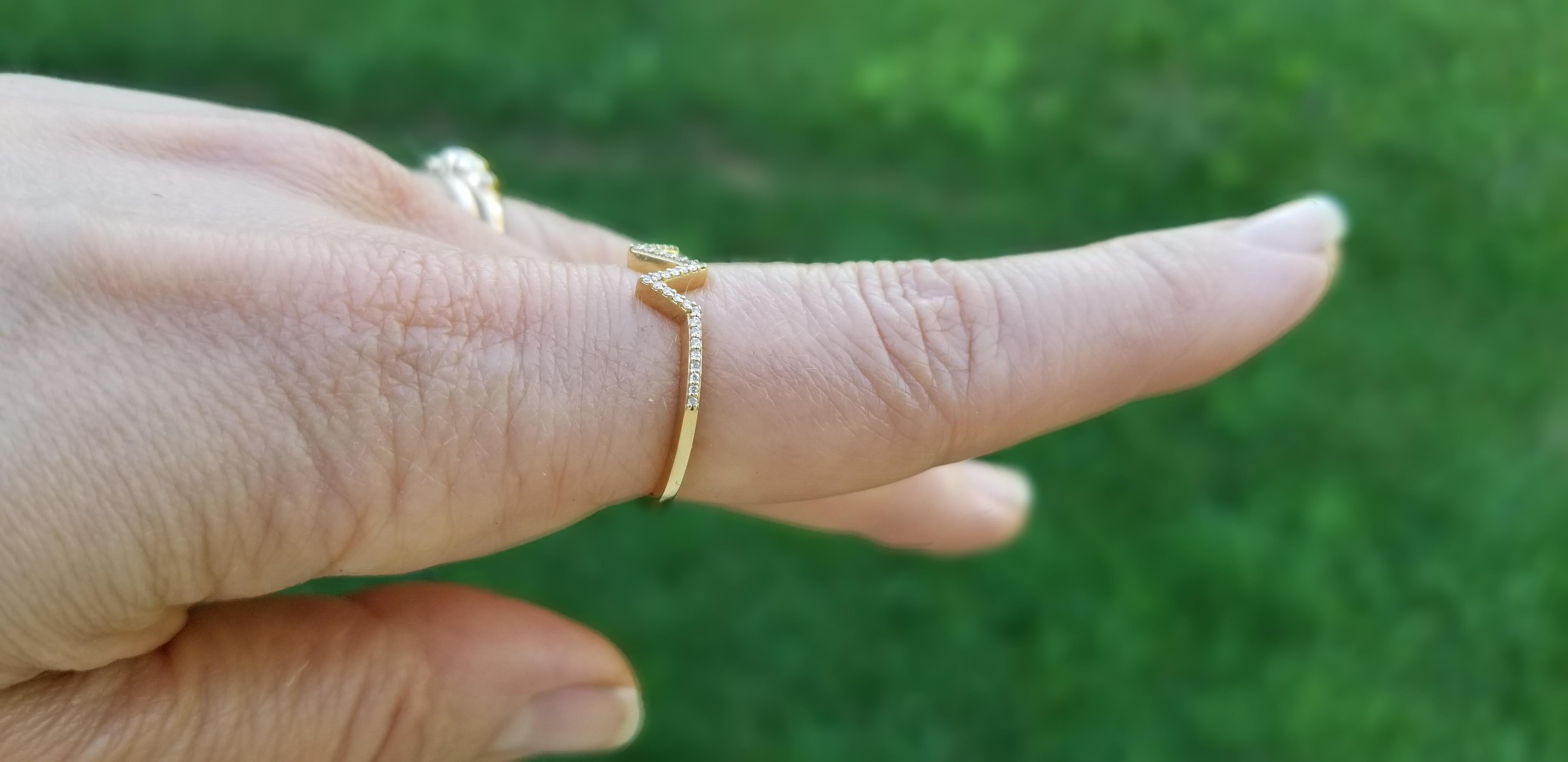 Totem Bird Ring mit Diamantenpavé im Zustand „Neu“ im Angebot in Cold Spring, NY