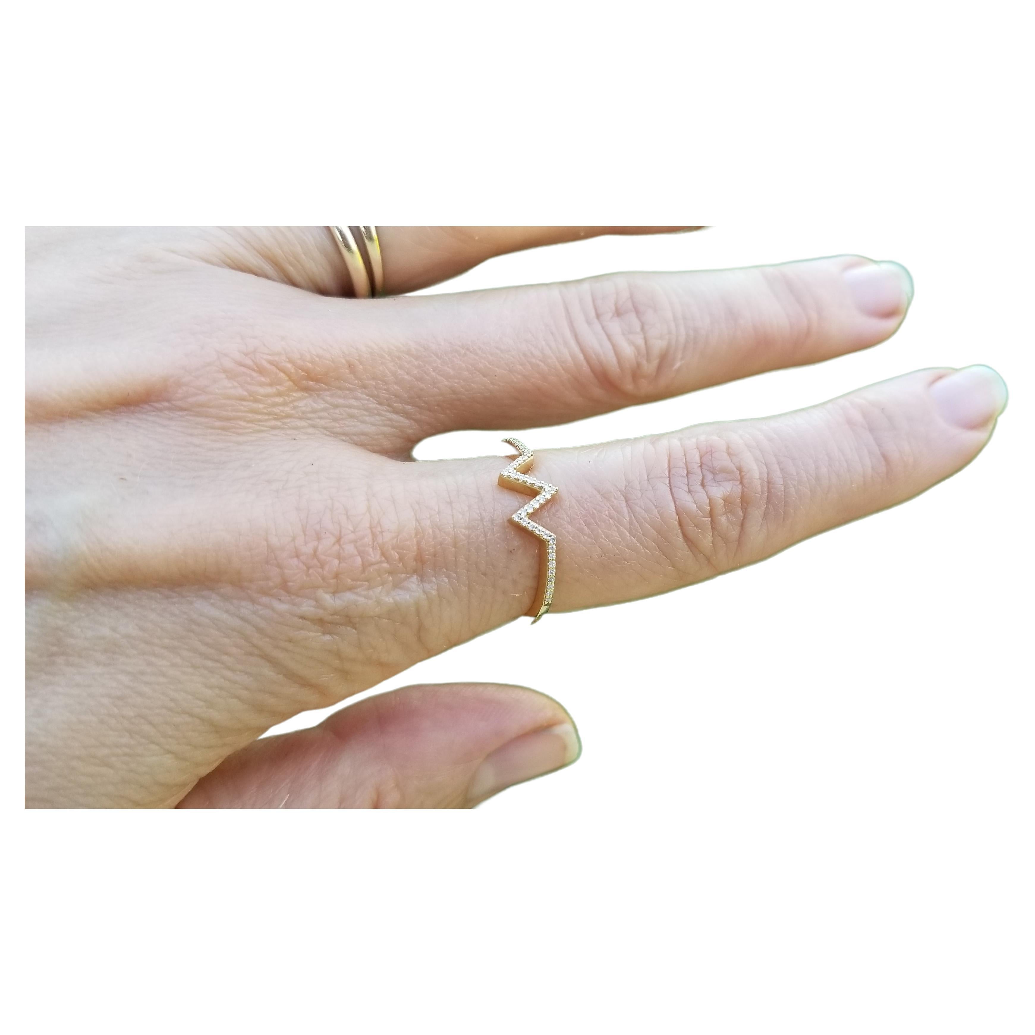 Totem Bird ring with pavé diamonds For Sale