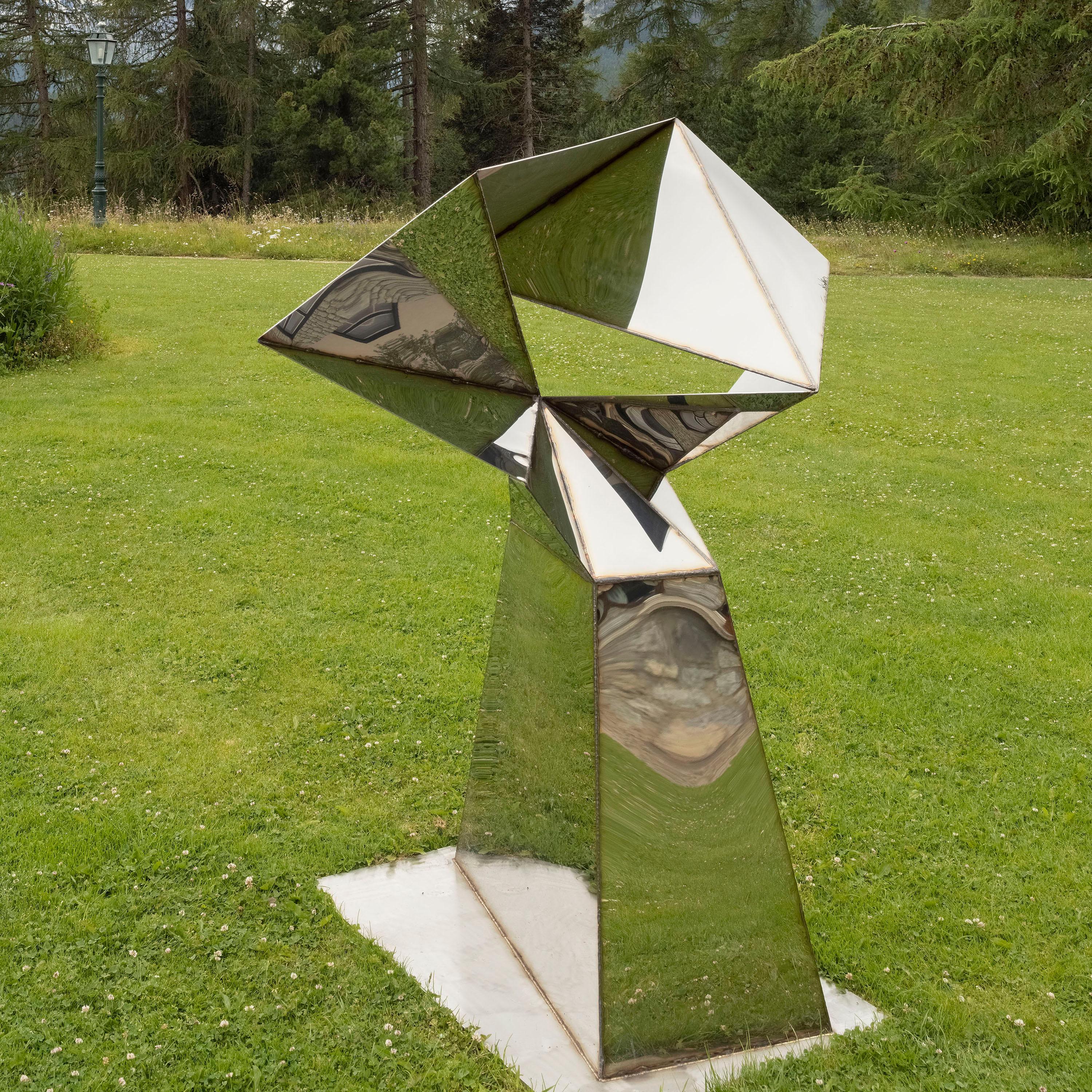 Vogel-Skulptur aus geschweißtem, hochglanzpoliertem Edelstahl von Julian Mayor (Britisch) im Angebot