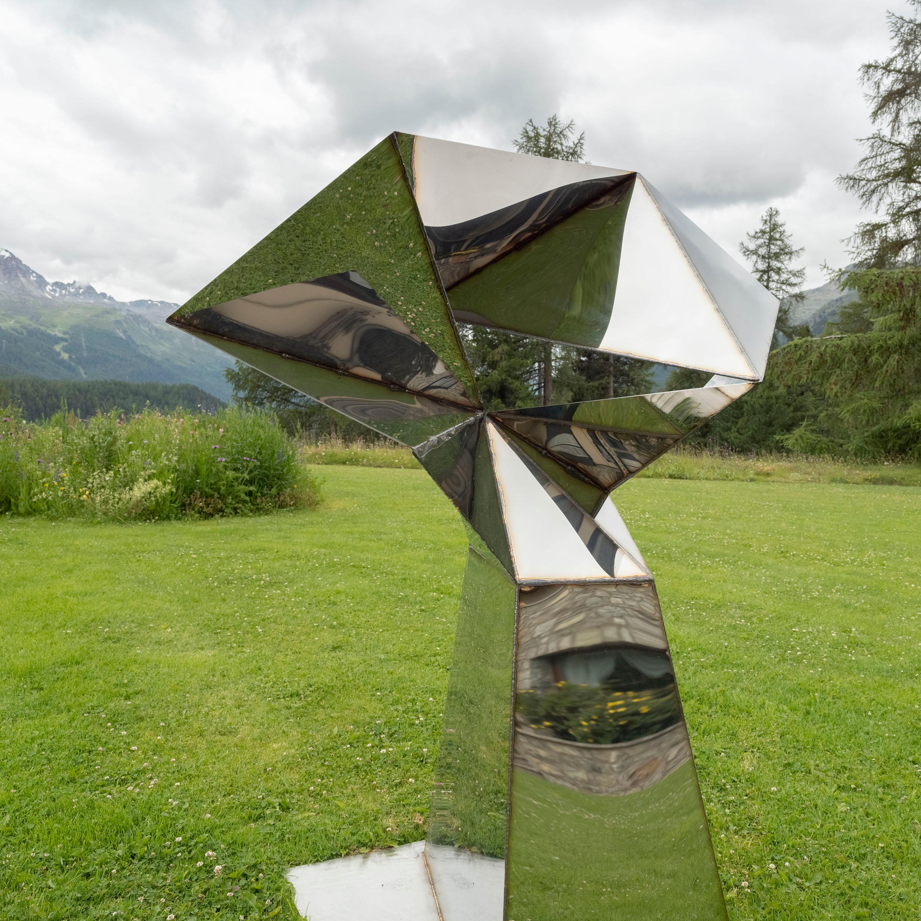 Vogel-Skulptur aus geschweißtem, hochglanzpoliertem Edelstahl von Julian Mayor im Zustand „Neu“ im Angebot in Geneve, CH