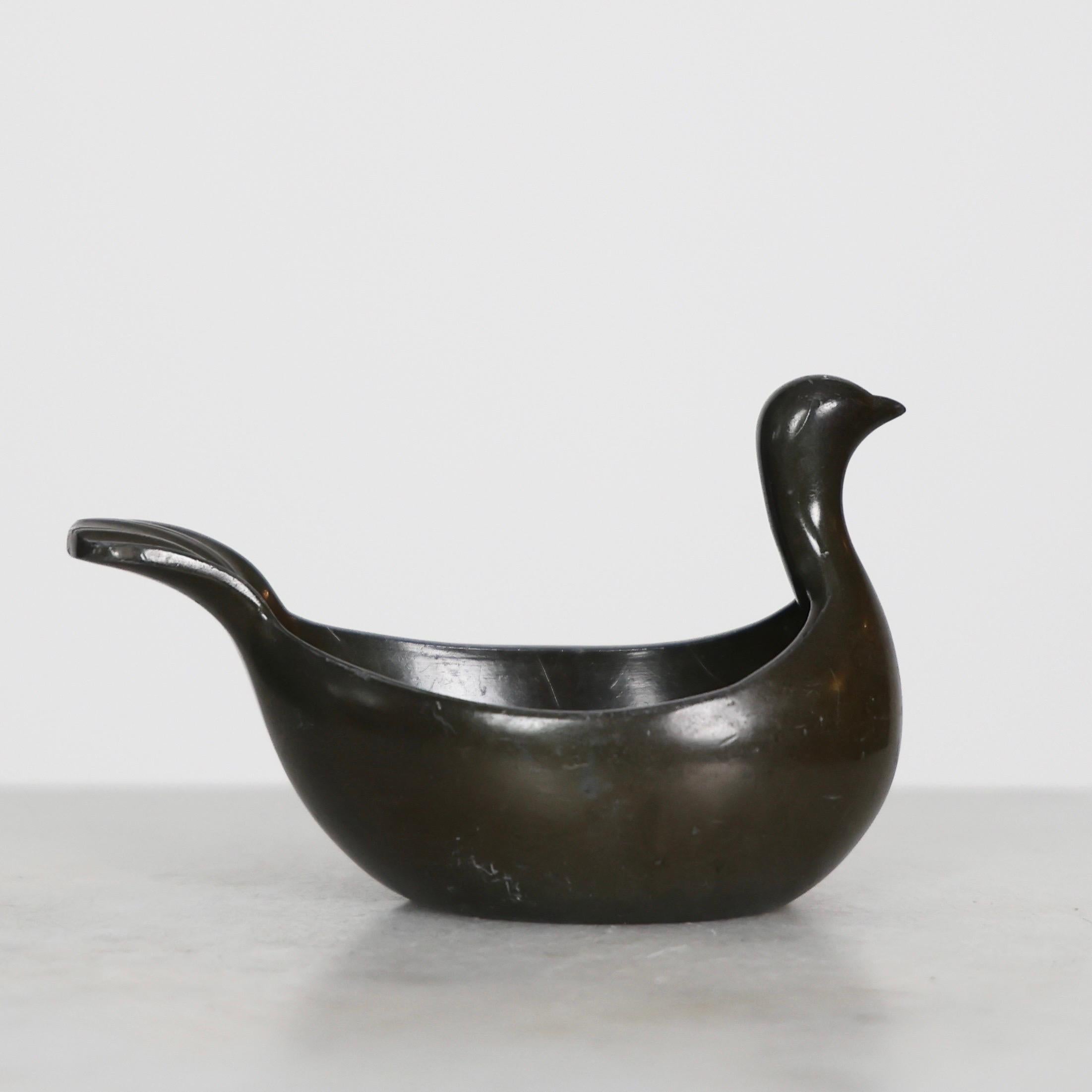 Bird-Shaped Diskometal Bowl by Just Andersen, 1930s, Denmark In Good Condition For Sale In Værløse, DK