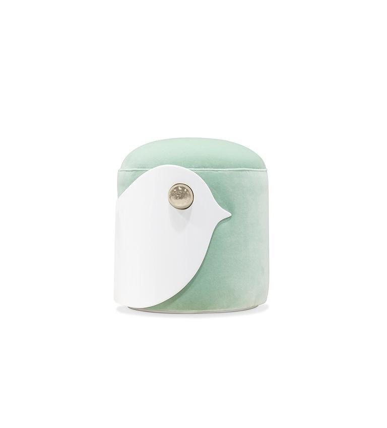 Vogel Kinderhocker aus weißem Holz und mintgrünem Samt von Circu Magical Furniture

Bird Kids Hocker aus weißem Holz und mintgrünem Samt von Circu Magical Furniture ist Teil der Tierhocker-Kollektion, die ein exklusives Design für Kindermöbel