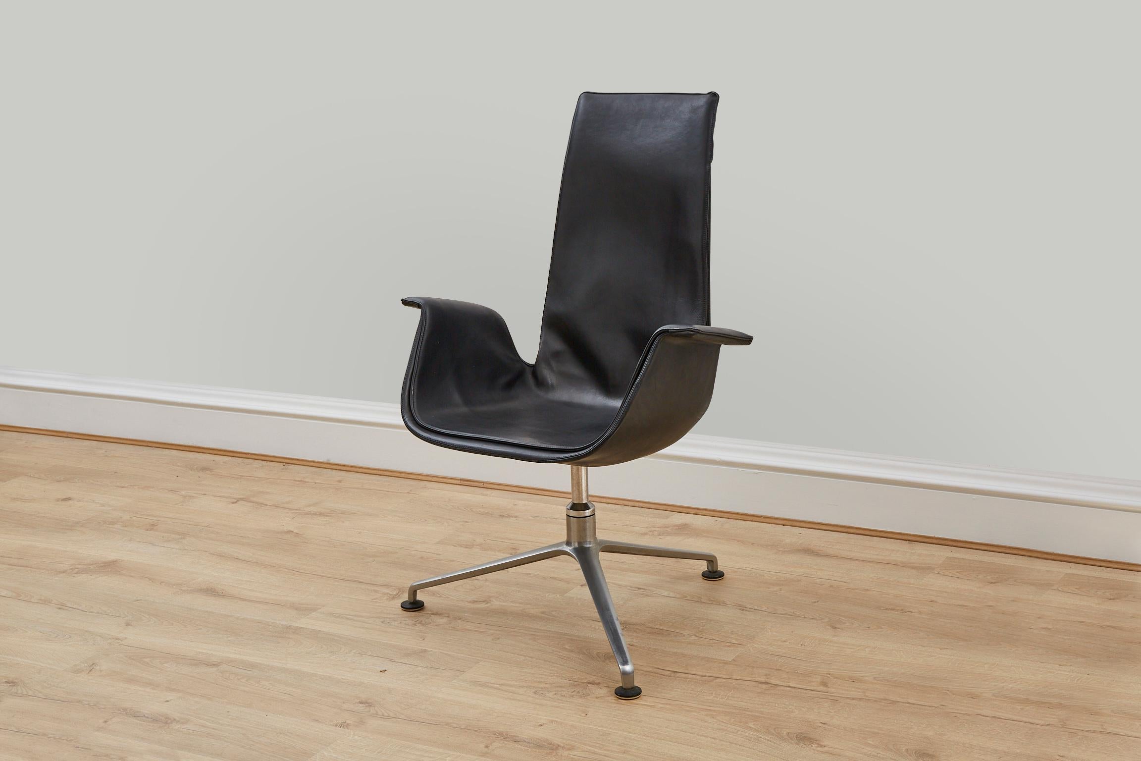 Mid-Century Modern Bird Tulip Chair by Fabricius & Kastholm Kill International 1960s Model FK6725 For Sale