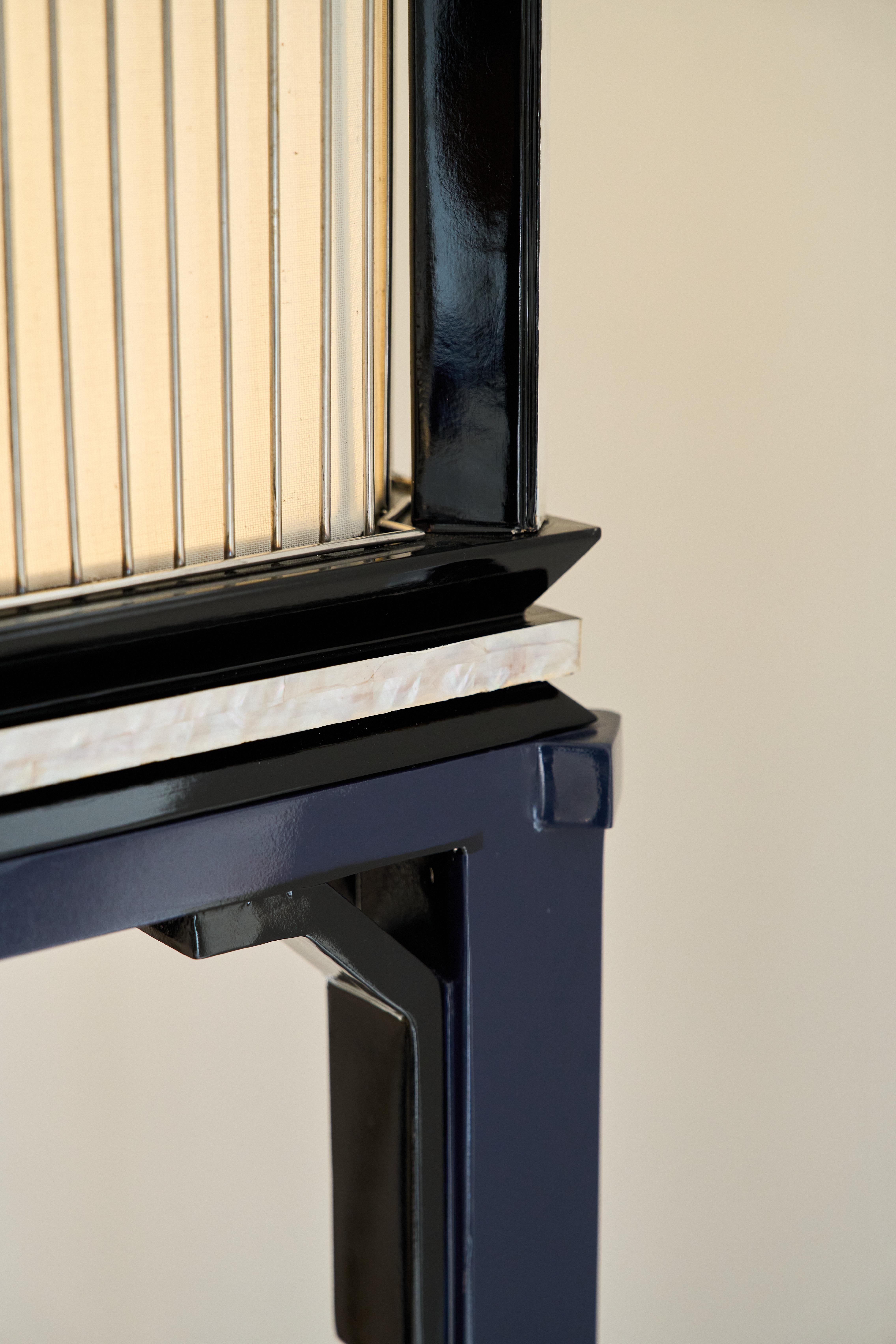 Moderne Lampadaire Birdcage en palissandre noir, tissu Shell & Linen Sheer par Artempo en vente