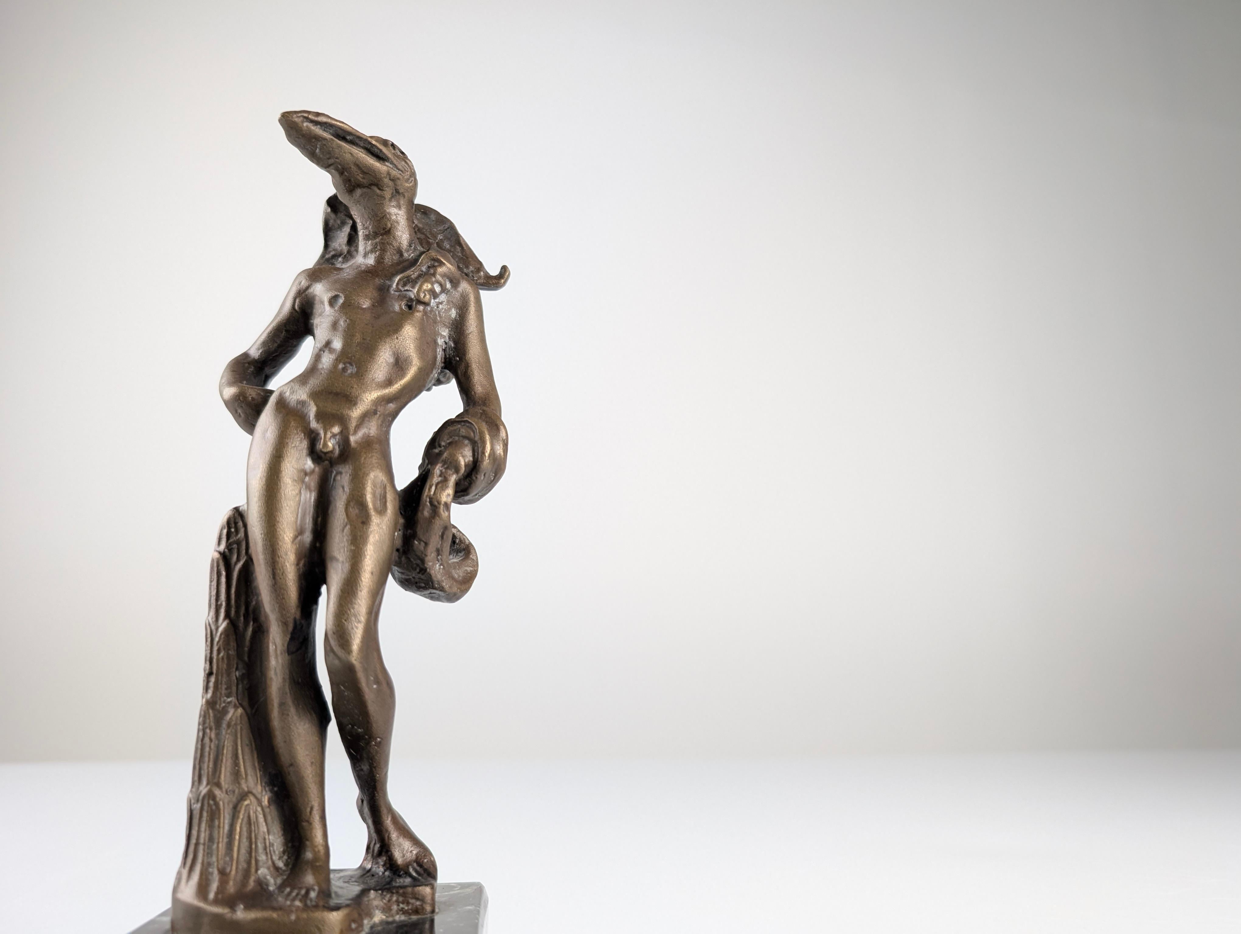 Escultura de bronce 