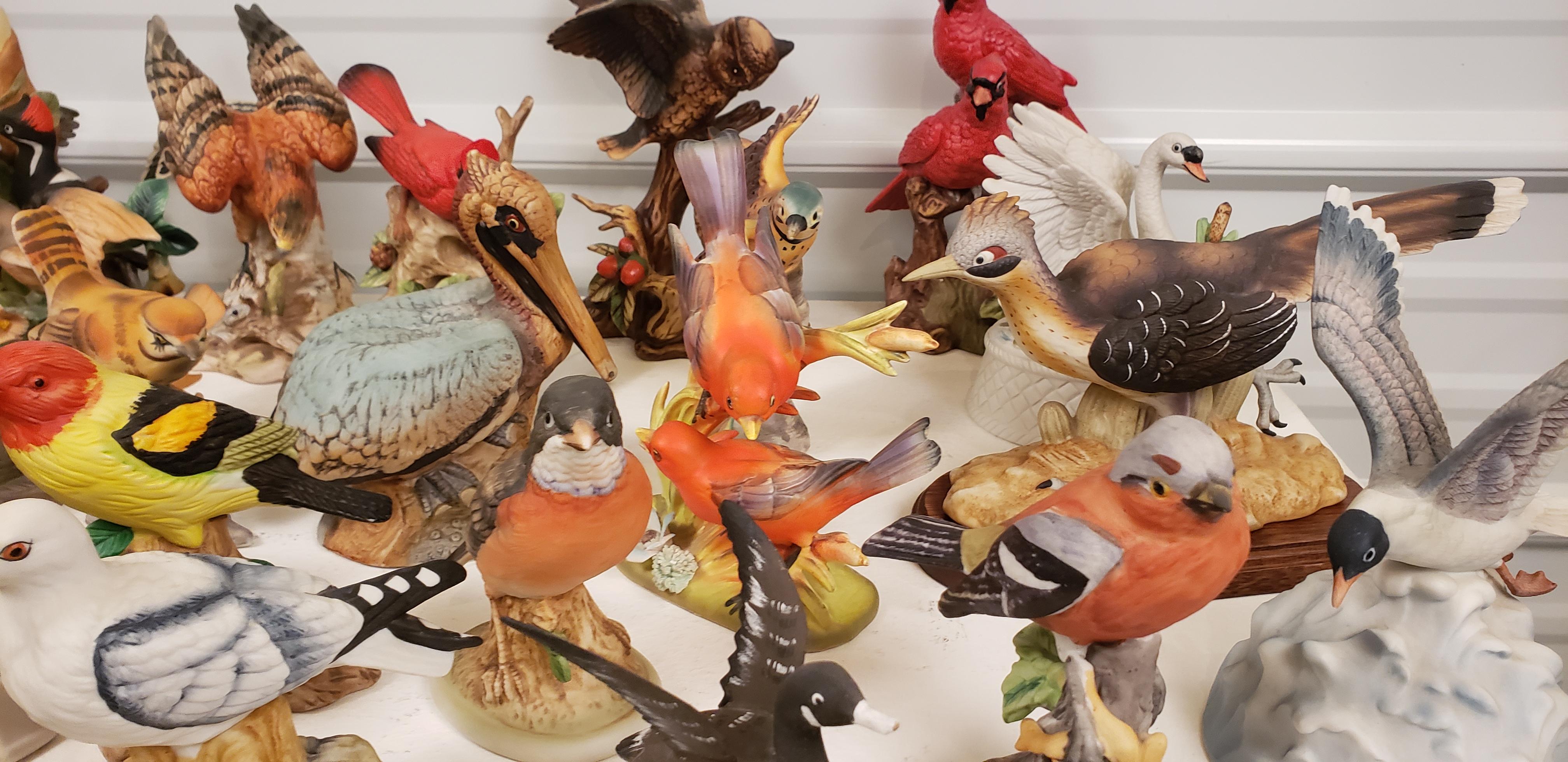 Collection de 25 figurines d'oiseaux et boîtes à musique Oiseaux en vente 5