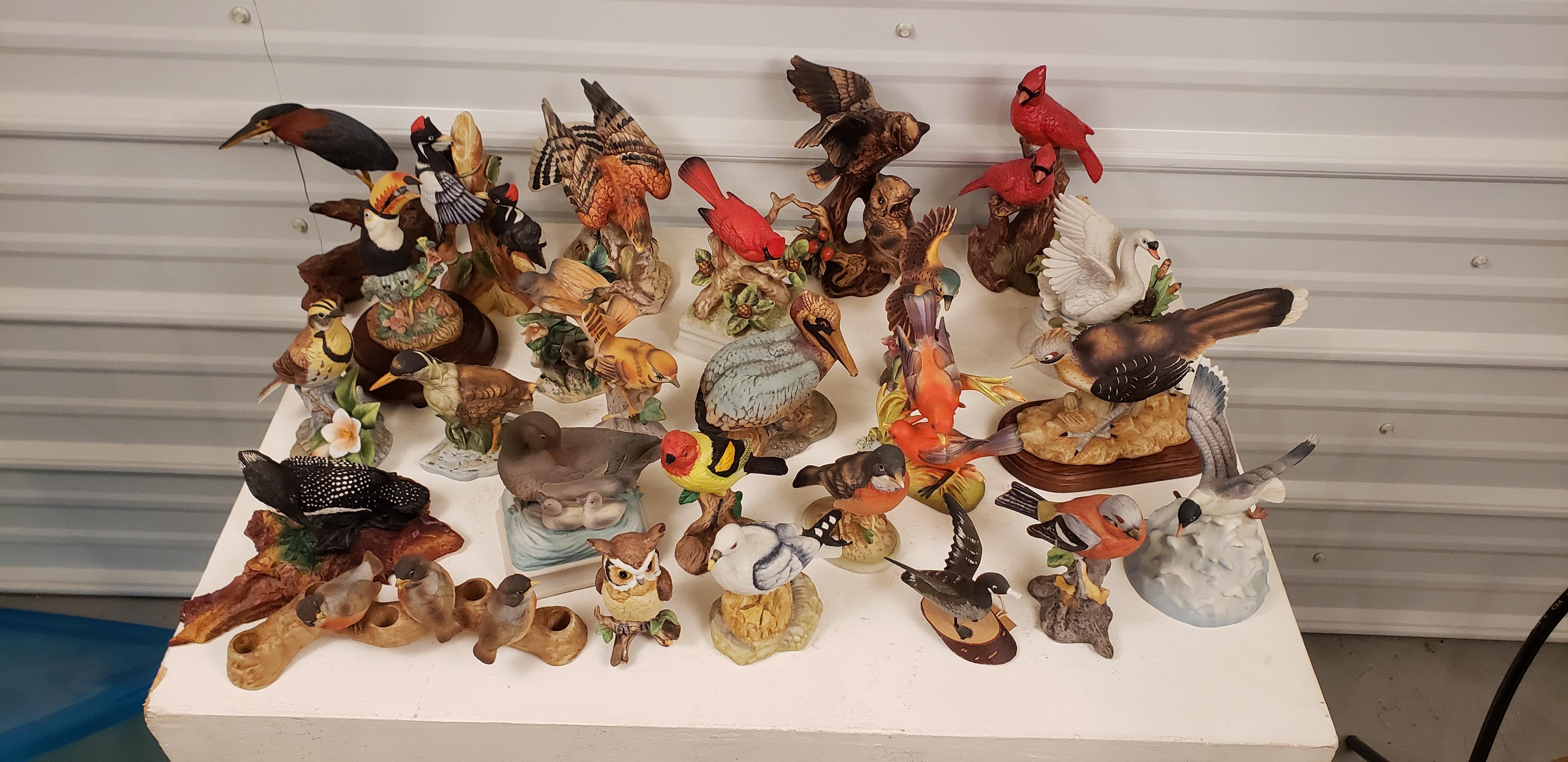 Collection de 25 figurines d'oiseaux et boîtes à musique Oiseaux en vente 6