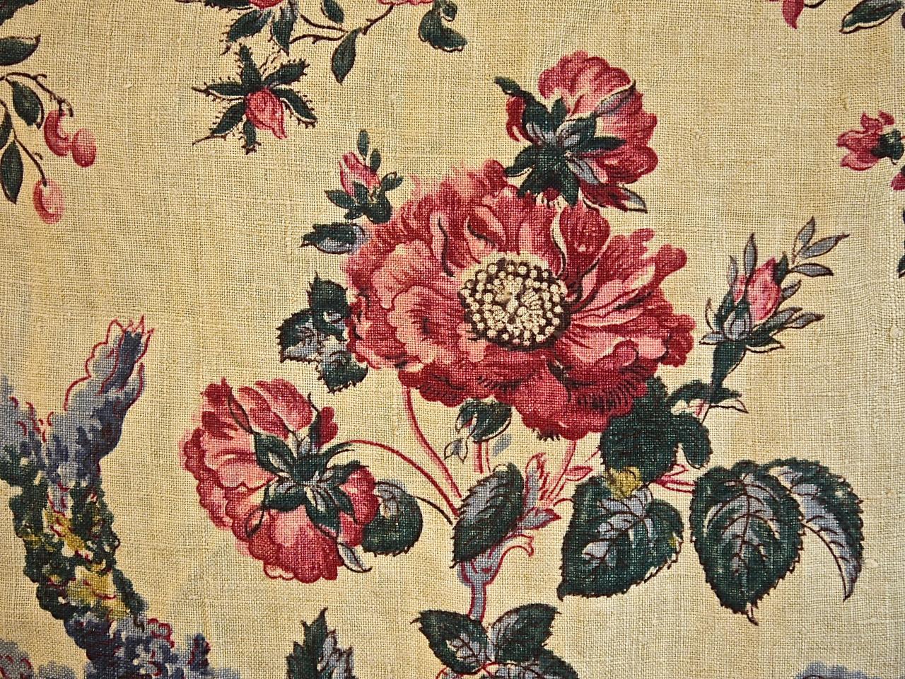 Birds and Flowers Linen Panel and Pair of Linen Curtains, French 19th Century For Sale 3