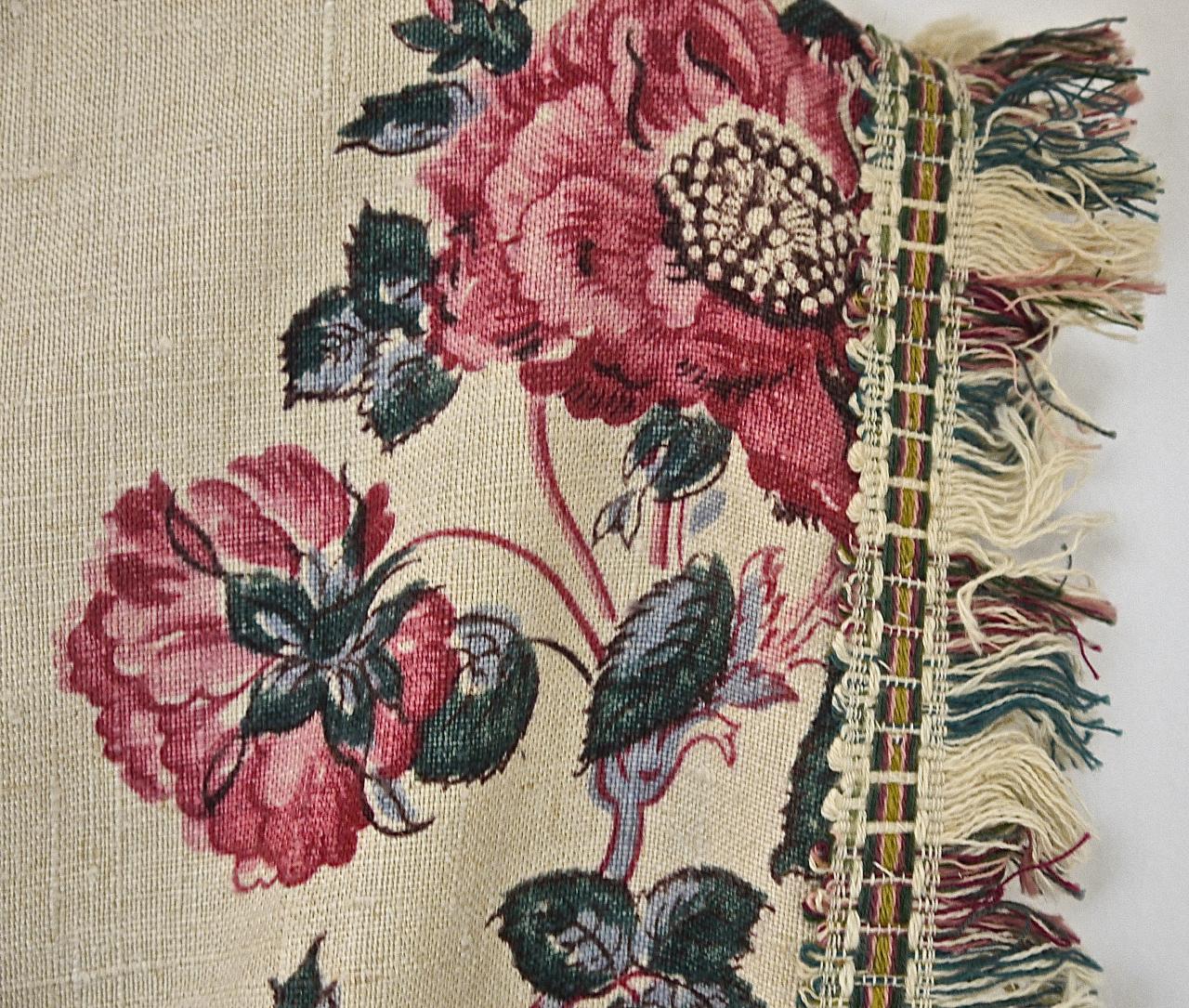 Birds and Flowers Linen Panel and Pair of Linen Curtains, French 19th Century For Sale 5