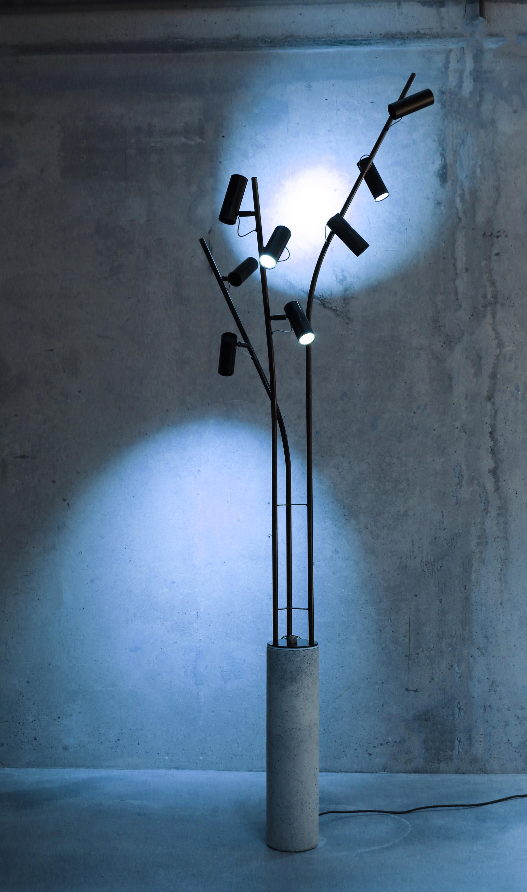 Birds contemporary floor lamp in concrete/iron, led spots design Lungoo For Sale 2