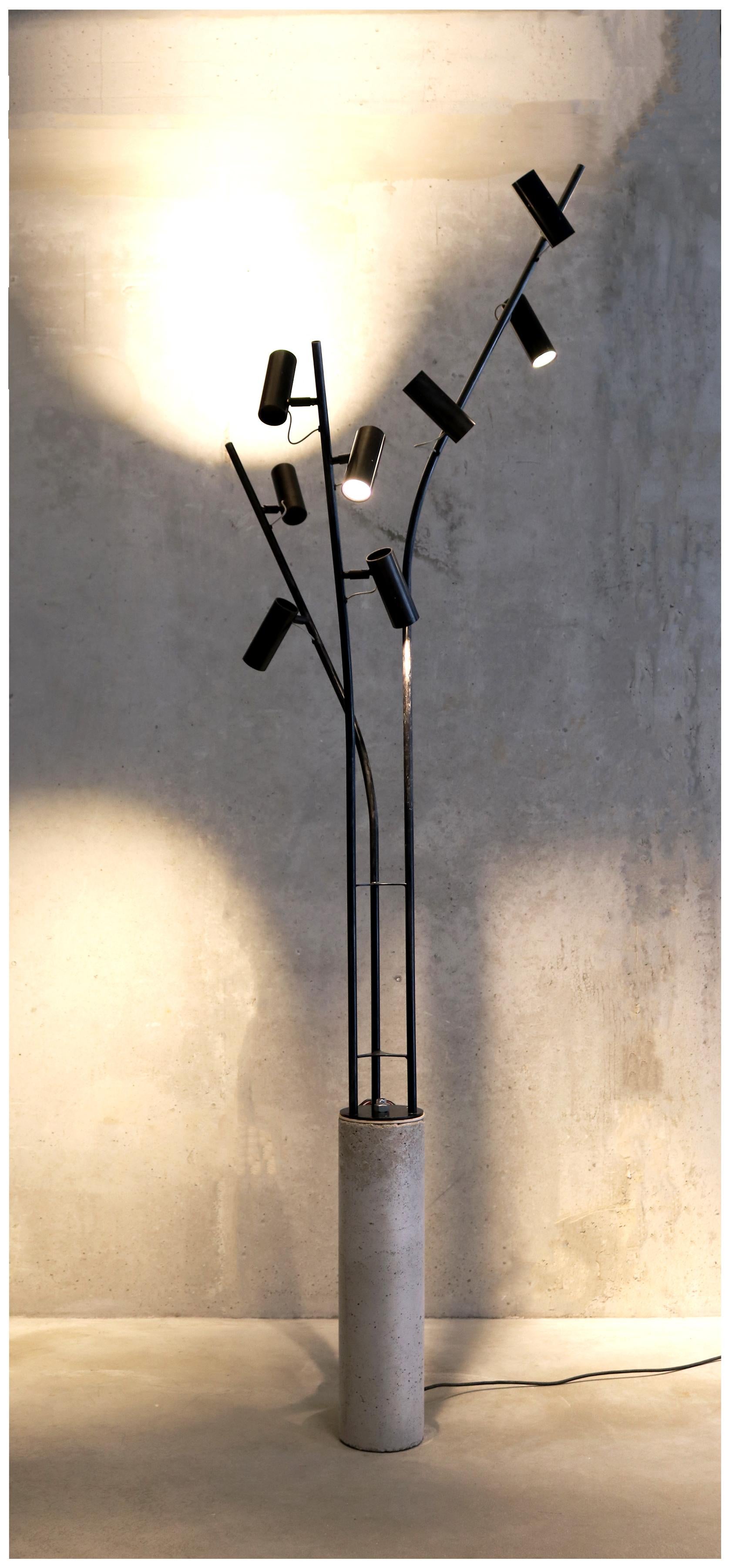 Belgian Birds contemporary floor lamp in concrete/iron, led spots For Sale