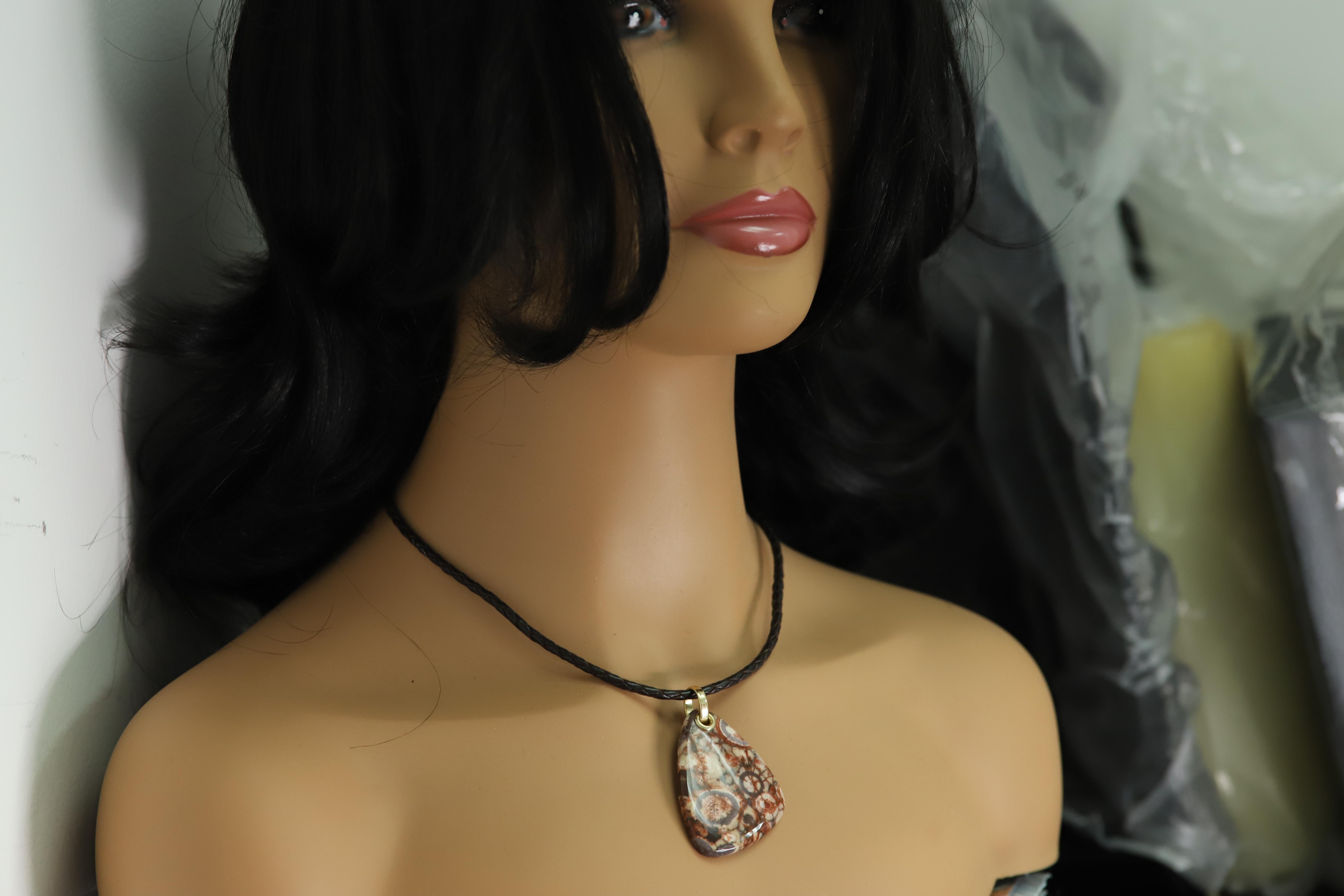 Birds Eye Jasper Natural Stone Necklace 14 Karat Yellow Gold & Leather For Sale 2