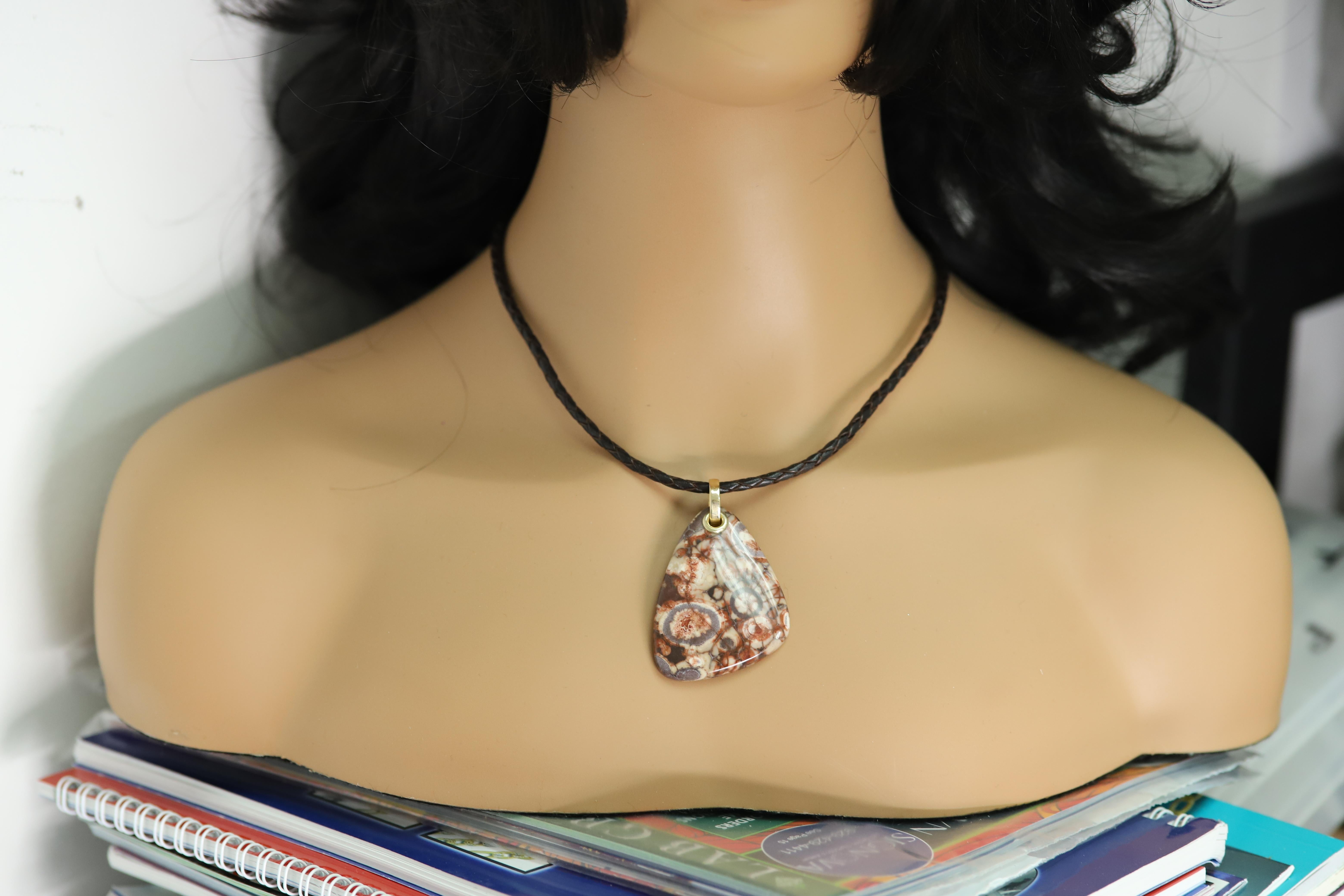 Birds Eye Jasper Natural Stone Necklace 14 Karat Yellow Gold & Leather For Sale 1