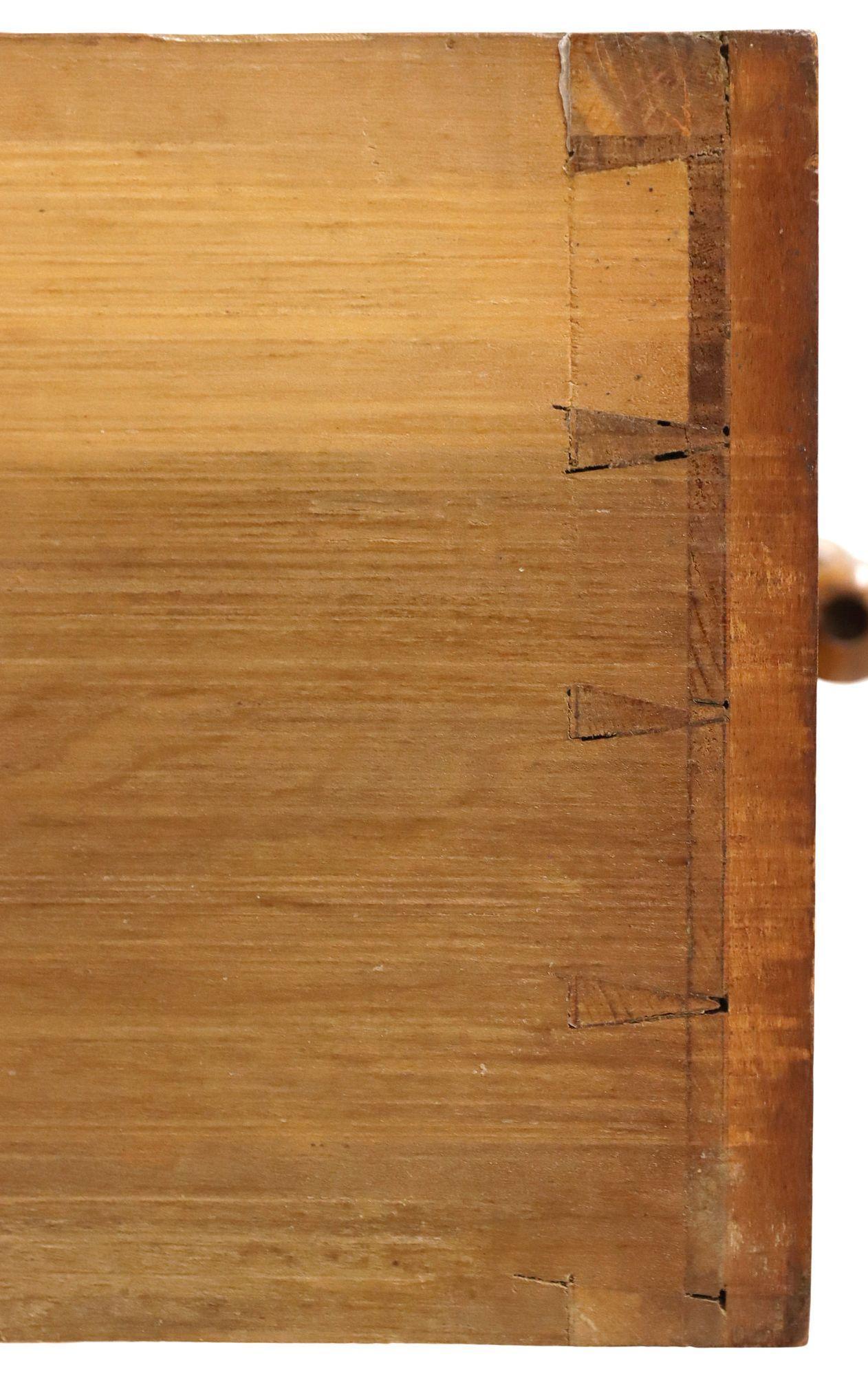 Bird's Eye Maple and Faux Bamboo Dresser/Commode in vendita 2