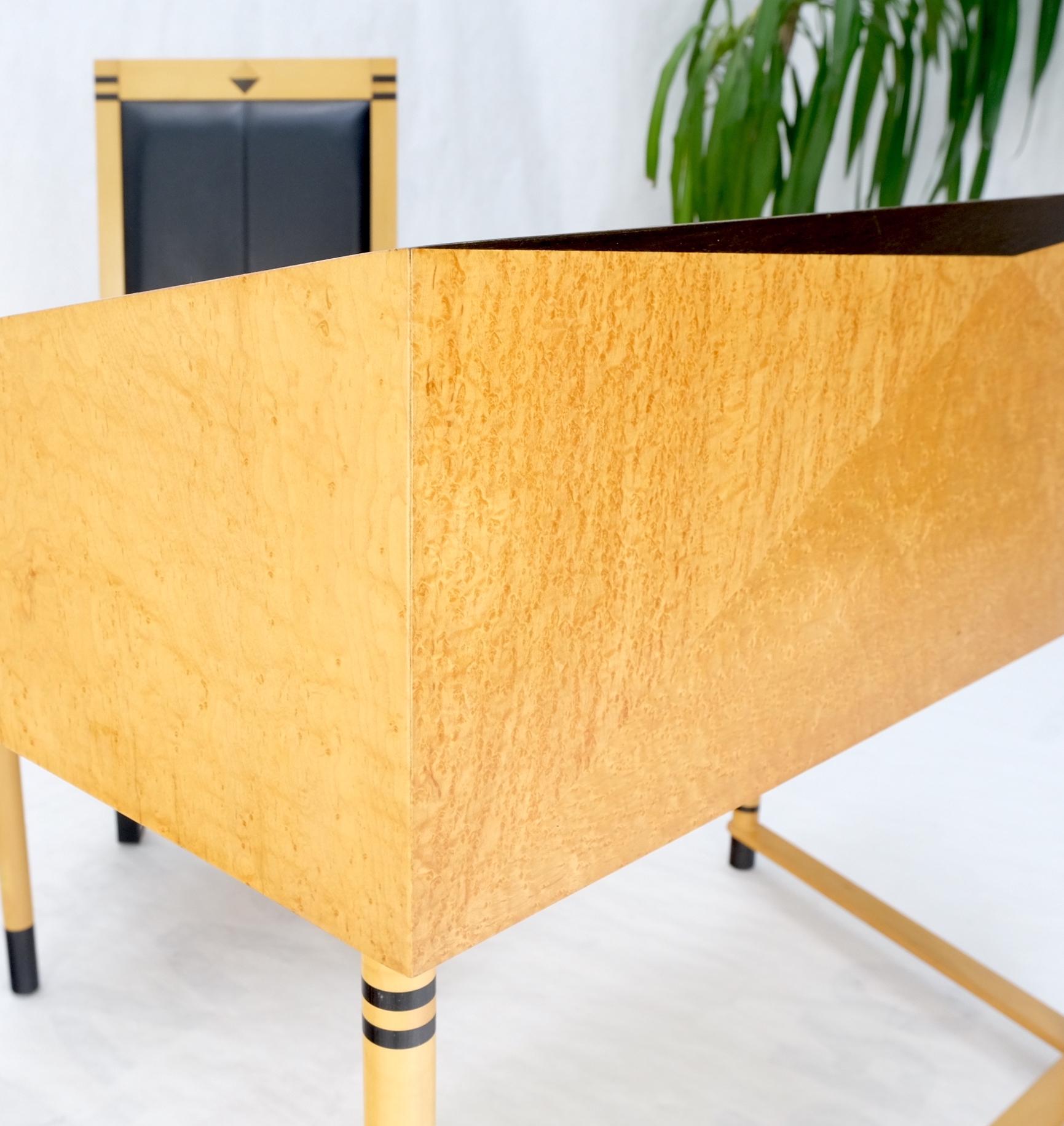 Fauteuil de bureau à profil bas de style Art déco italien en érable moucheté avec chaise en cuir menthe ! en vente 6
