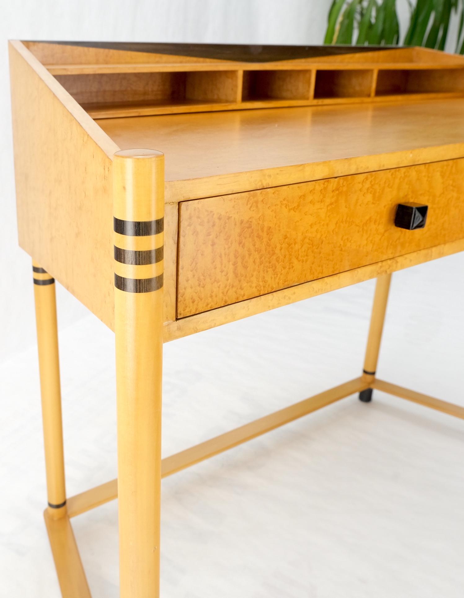 Fauteuil de bureau à profil bas de style Art déco italien en érable moucheté avec chaise en cuir menthe ! en vente 2