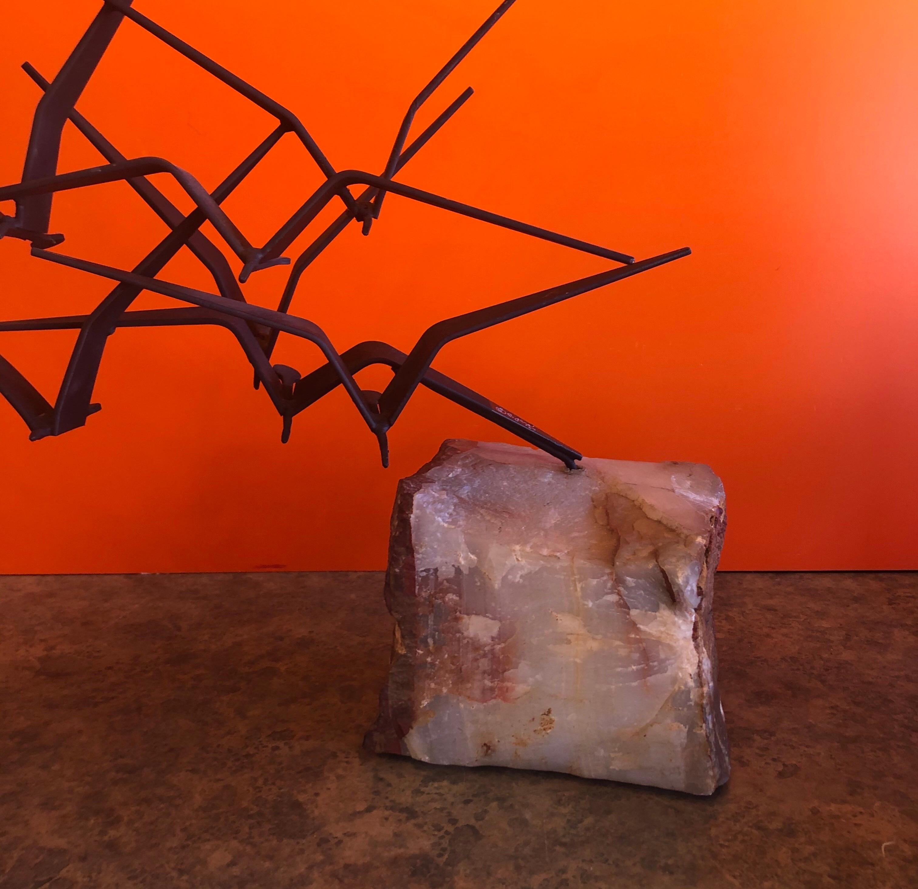 Métal Sculpture « Bird in Flight » (oiseaux en vol) avec finition noire de Curtis Jere pour Artisan House en vente