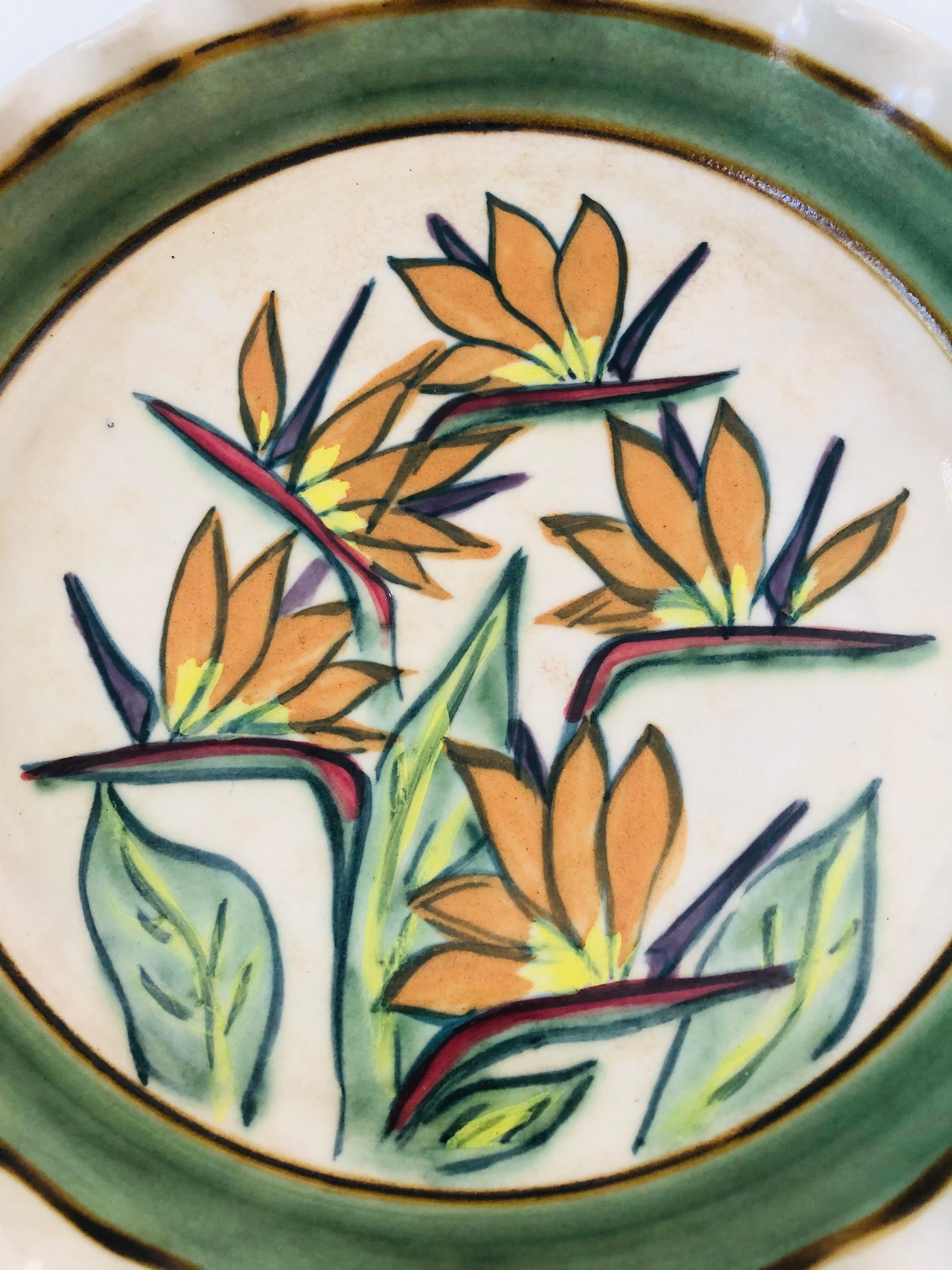Birds of Paradise Studio Pottery Pie Dish In Good Condition For Sale In Vallejo, CA
