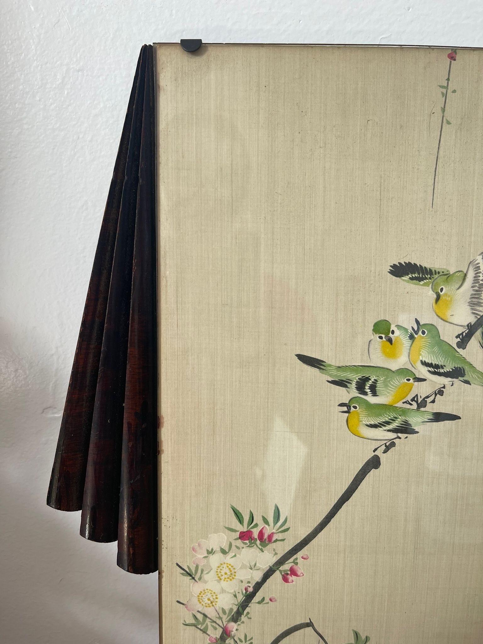 Mid-Century Modern Peinture sur soie avec cadre Art Déco - Oiseaux sur Branch en vente