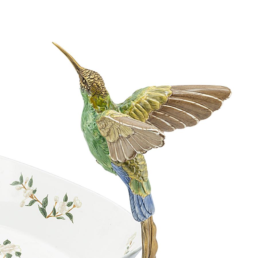 XXI secolo e contemporaneo Tazza in porcellana con uccelli e cornice in bronzo in vendita