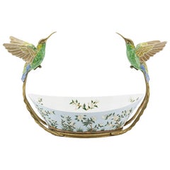 Tasse en porcelaine motif oiseaux avec cadre en bronze