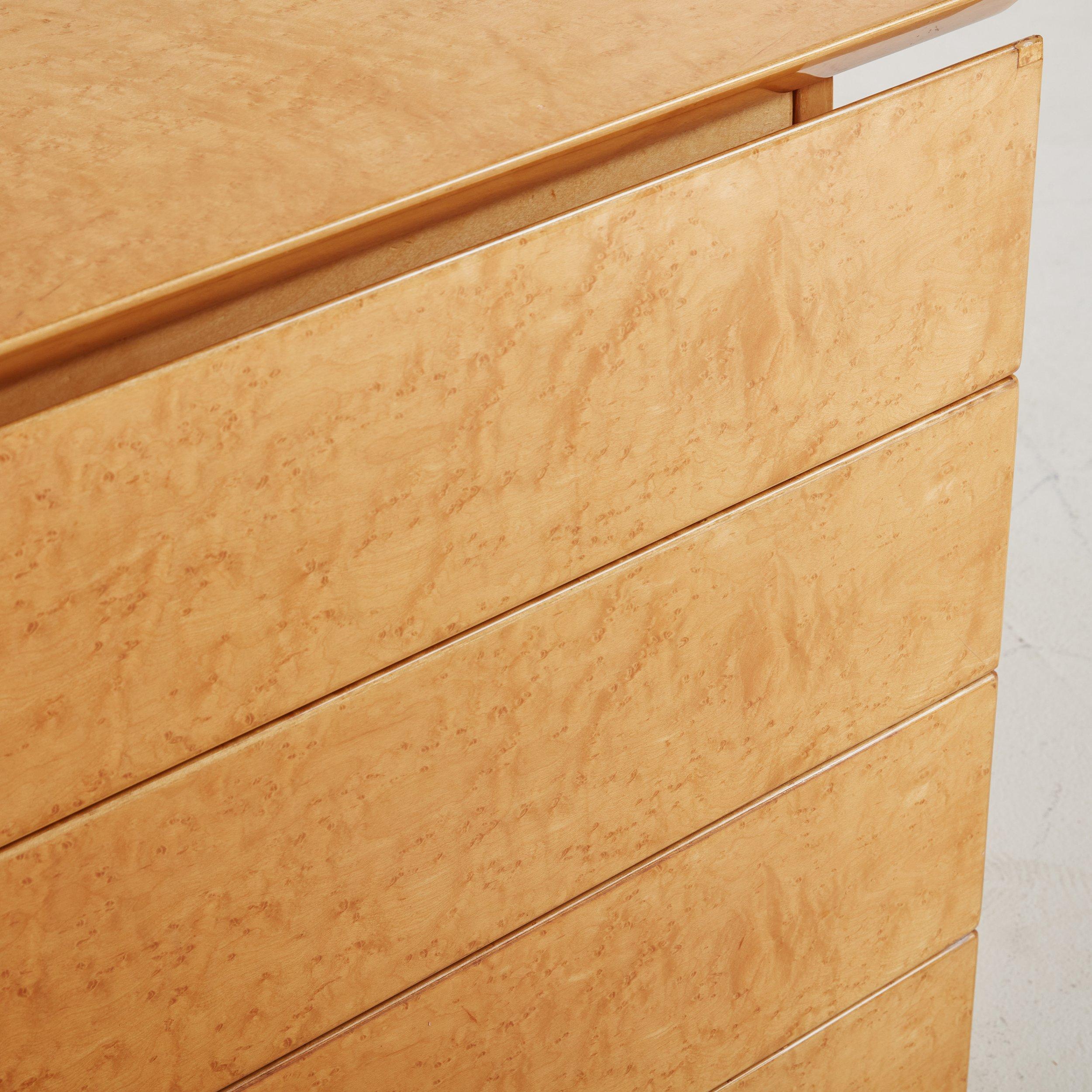 Mid-Century Modern Birdseye Maple Chest of Drawers by Saporiti Italia, Italy 1970s For Sale