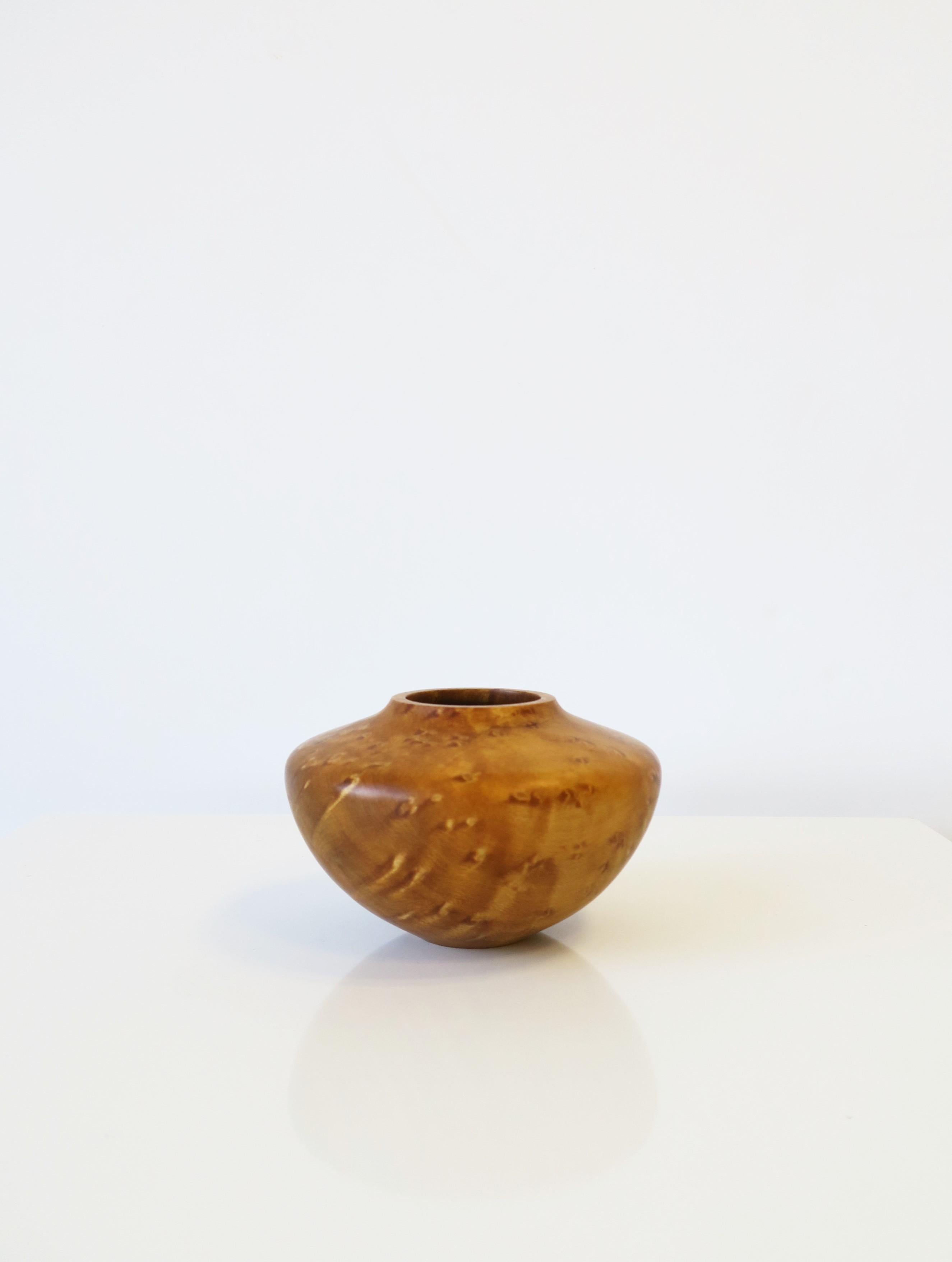 Studio Natural Birdseye Maple Wood Urn Vase Signed 5