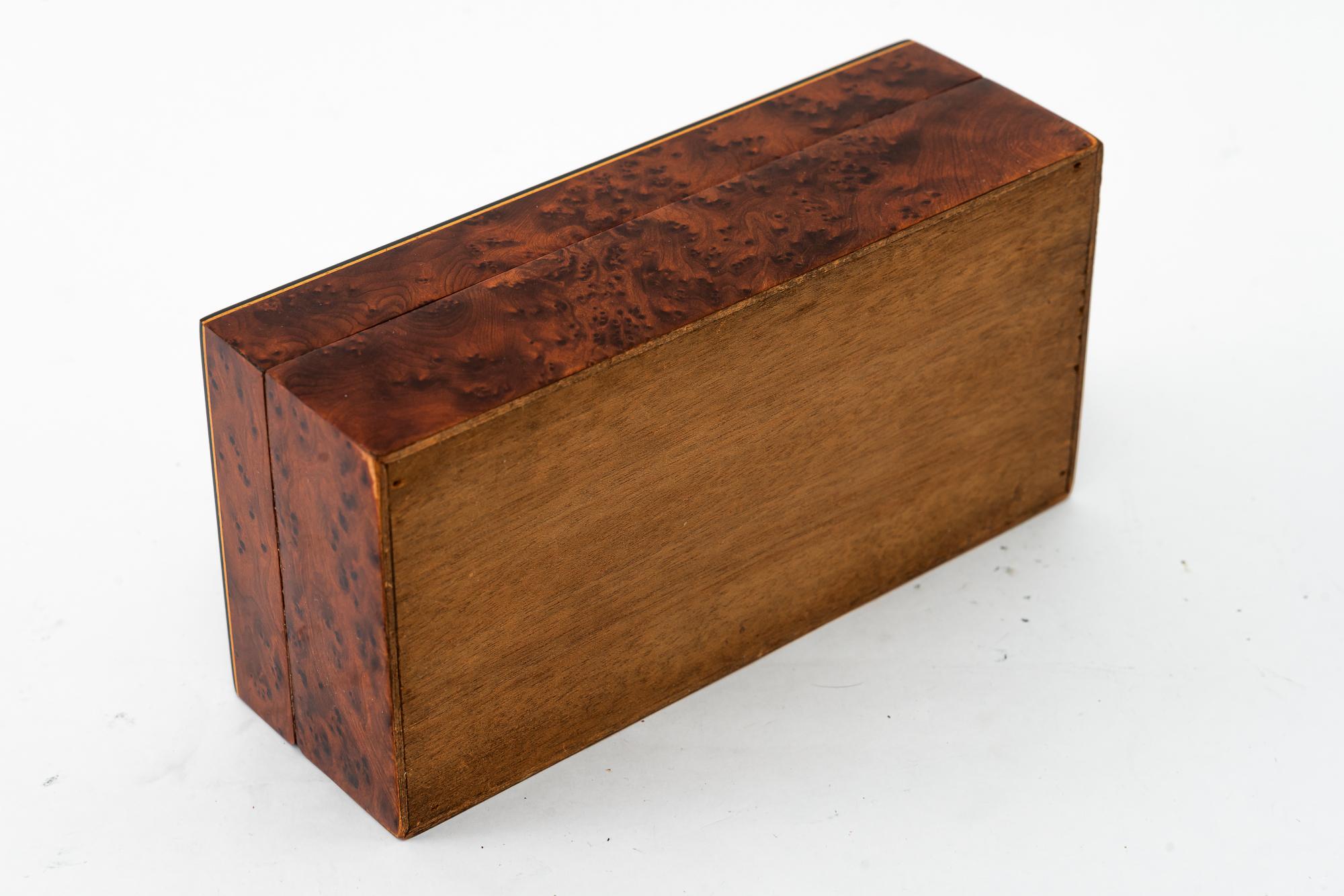 Birdseye wood box with inlays on the edges vienna around 1920s For Sale 2
