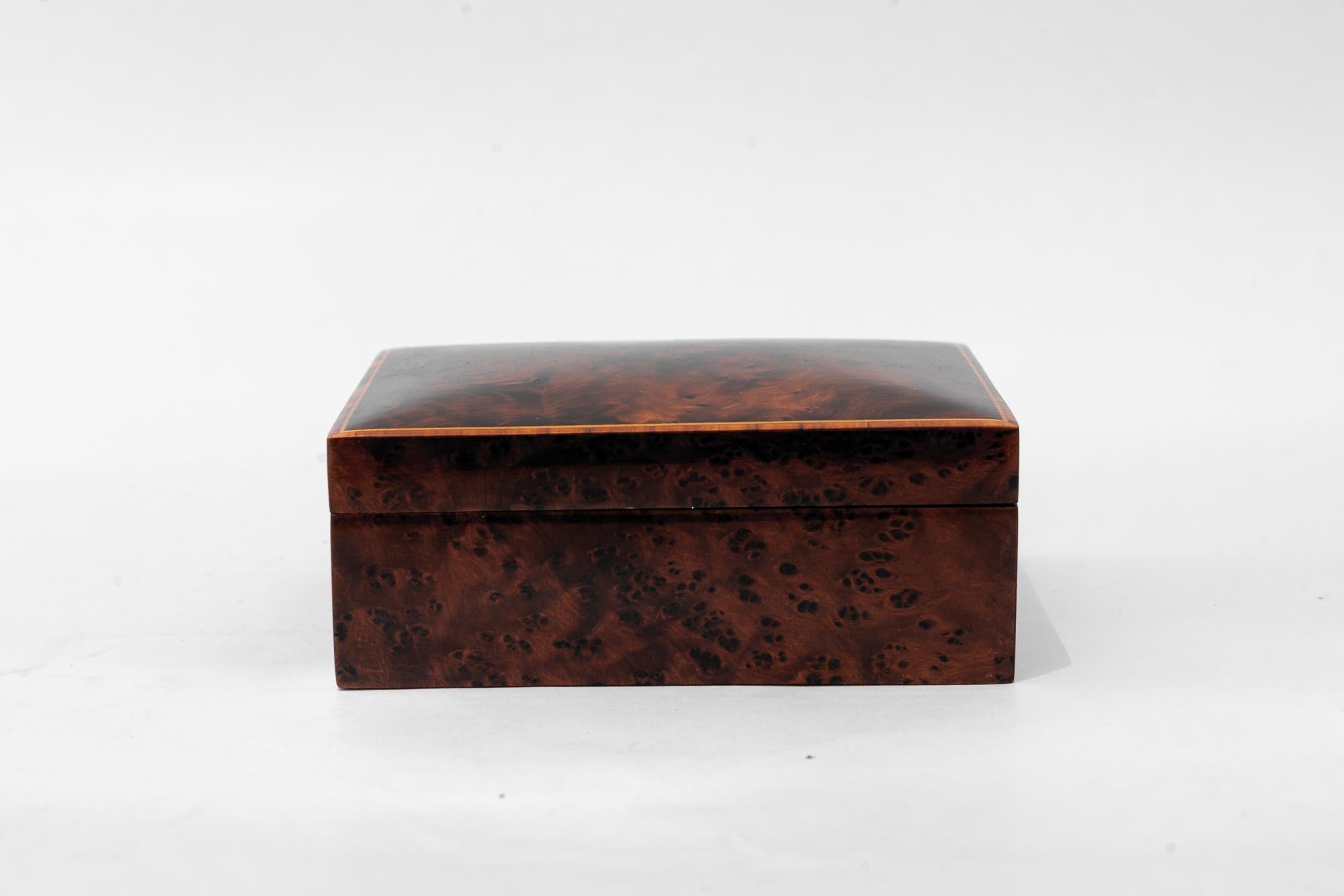 Austrian Birdseye wood box with inlays on the edges vienna around 1920s For Sale