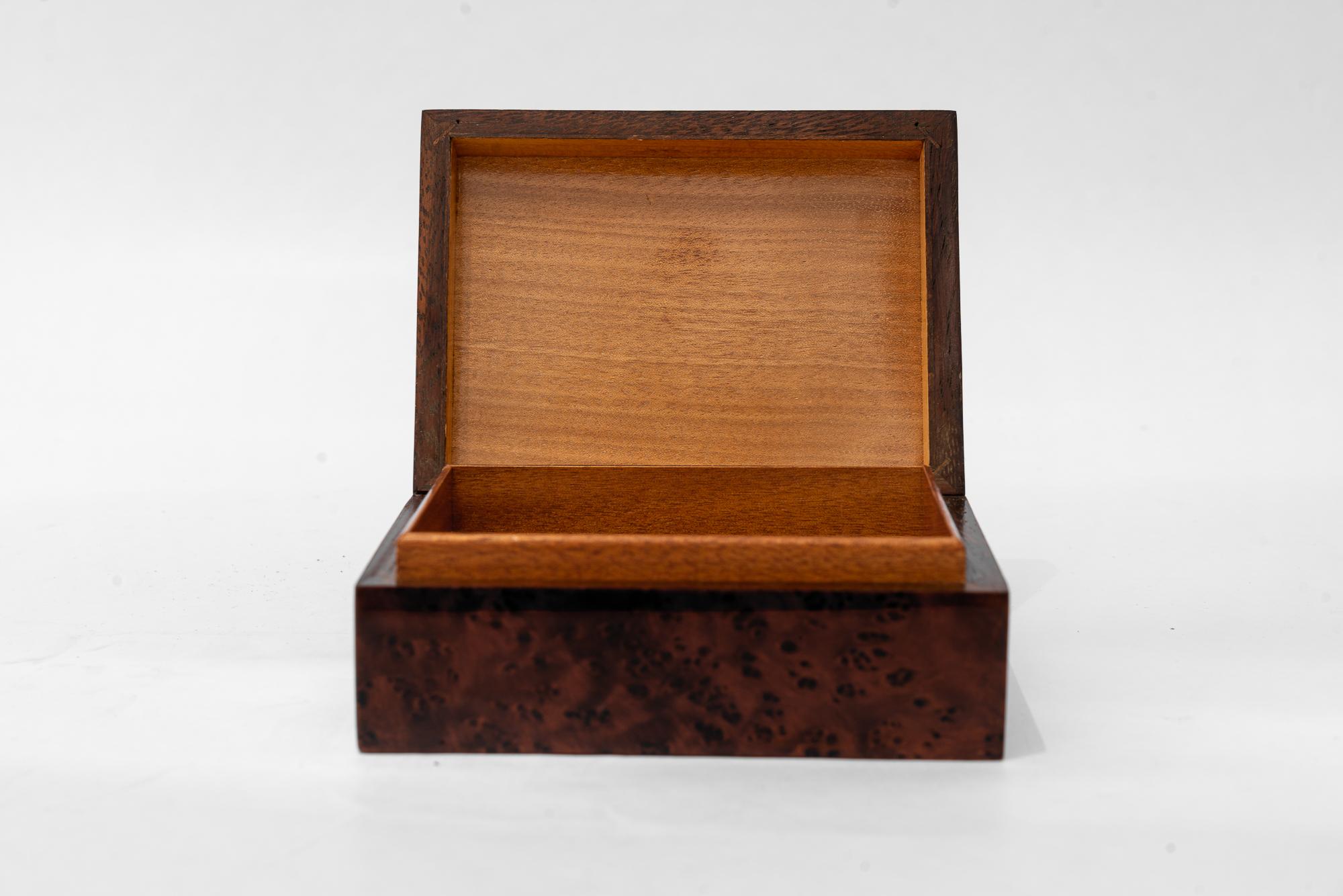Early 20th Century Birdseye wood box with inlays on the edges vienna around 1920s For Sale