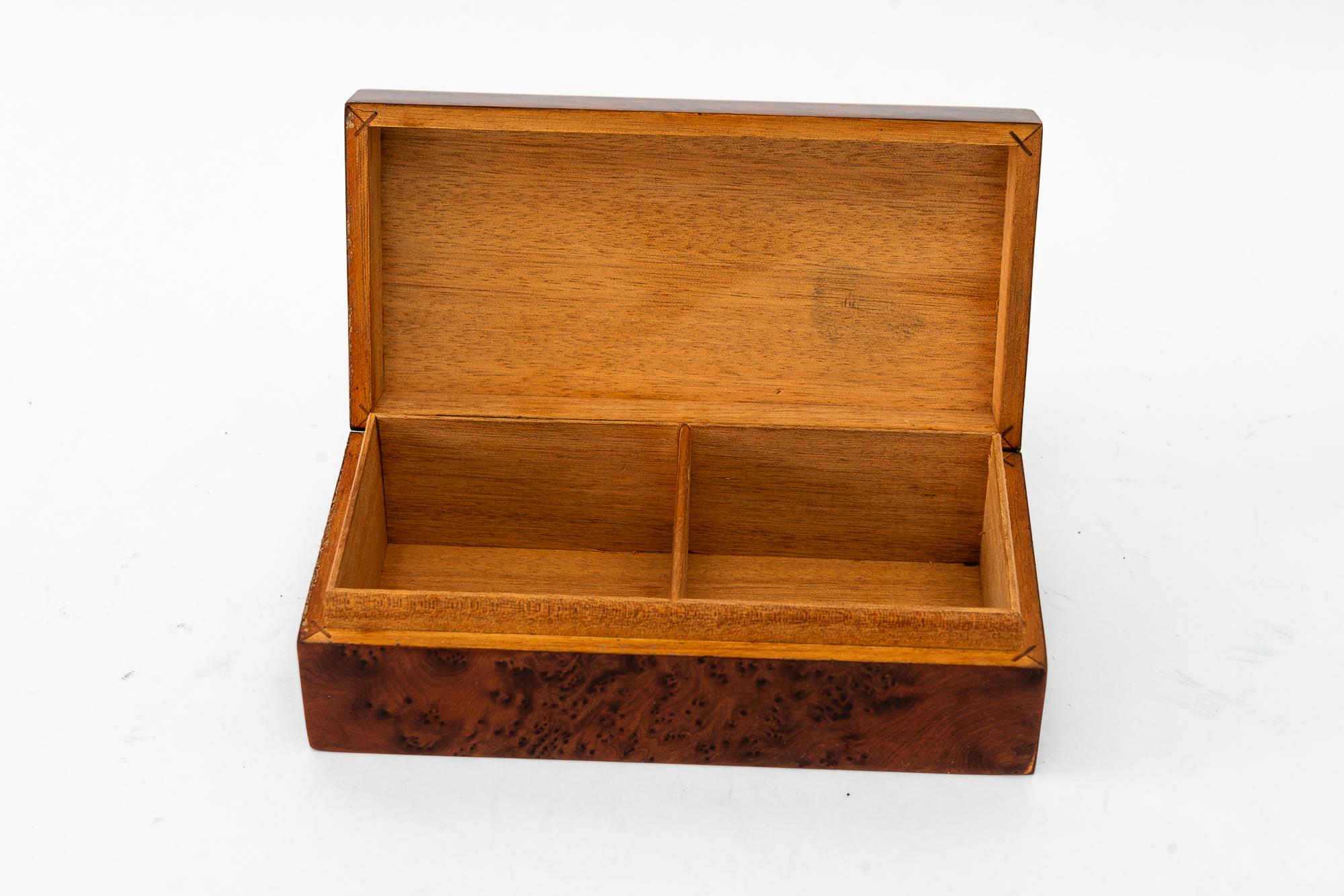 Birdseye wood box with inlays on the edges vienna around 1920s For Sale 1