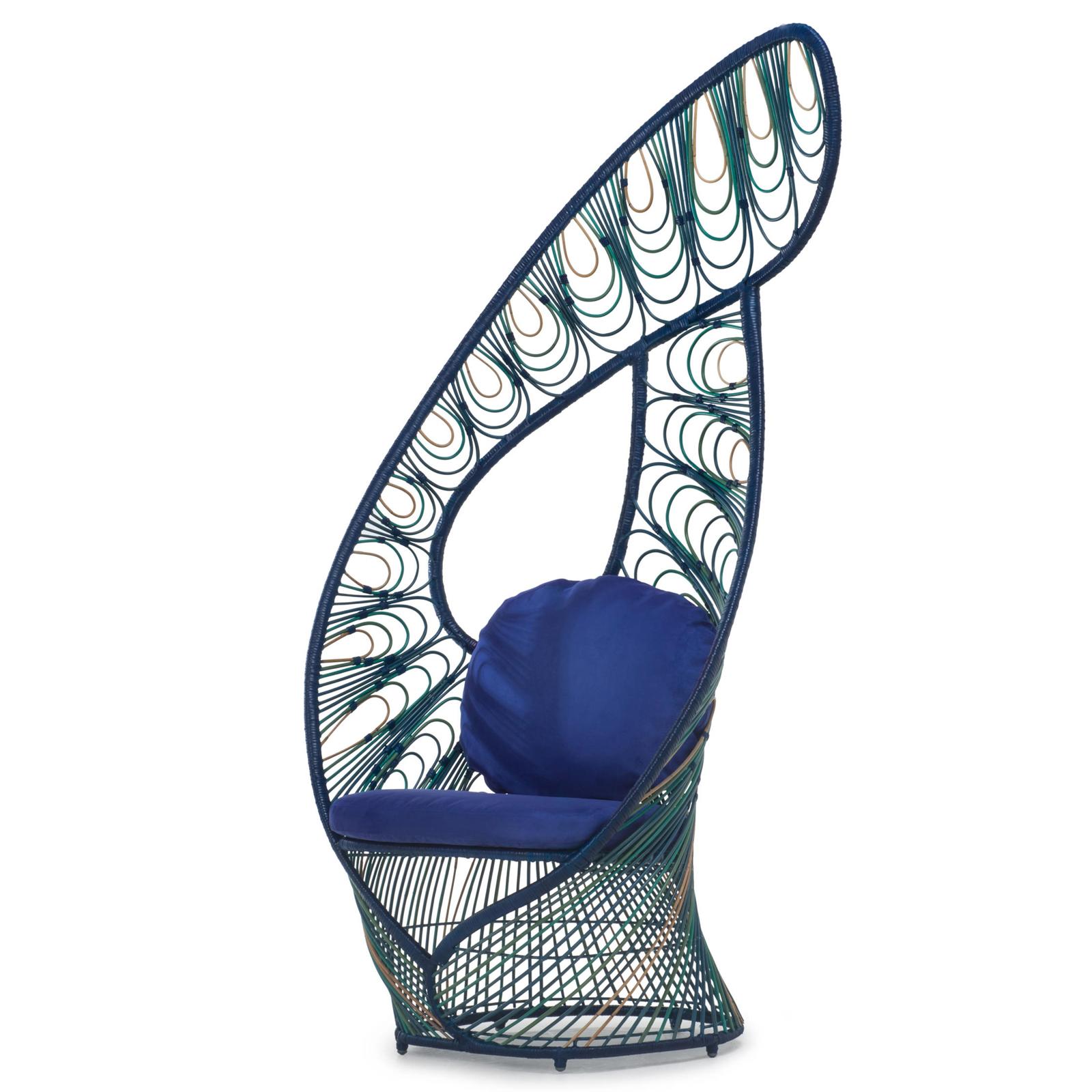 Chair Birdy made in natural rattan in 
blue finish. With back and seat cushions
included.
Also available in natural rattan finish.
Lead time production if on stock 2-3 weeks,
if not on stock 15-16 weeks.
