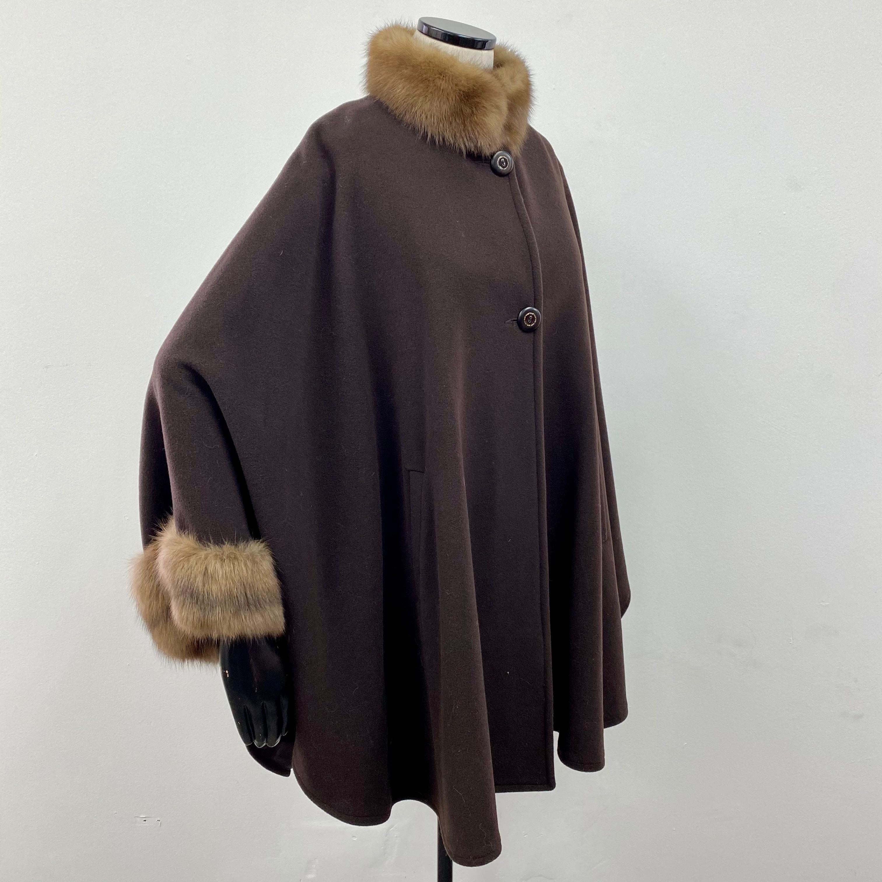 cape with fur collar