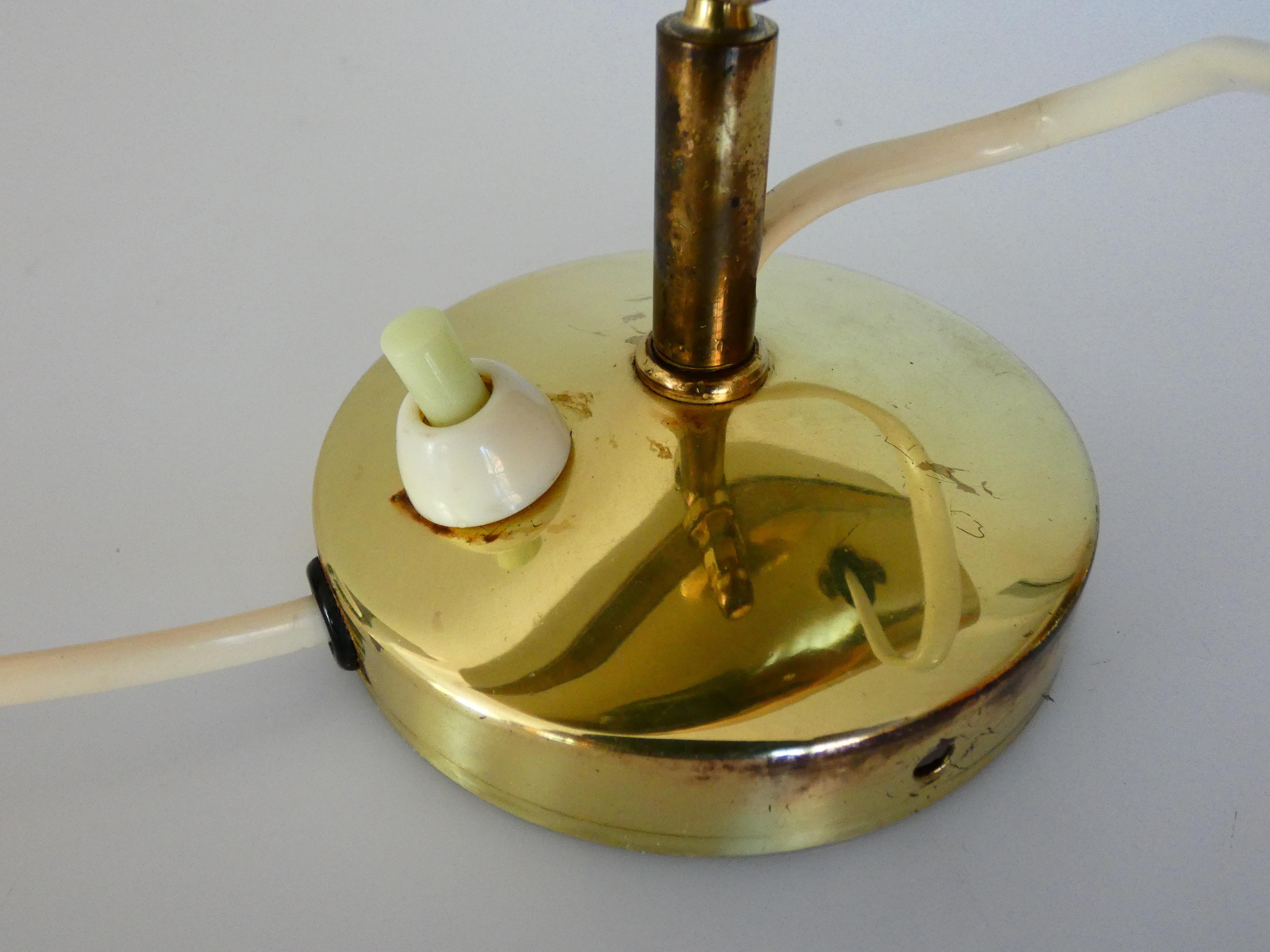 Birger Dahl Lámpara de pared con foco de latón Sønnico 1950s Noruega en venta 5
