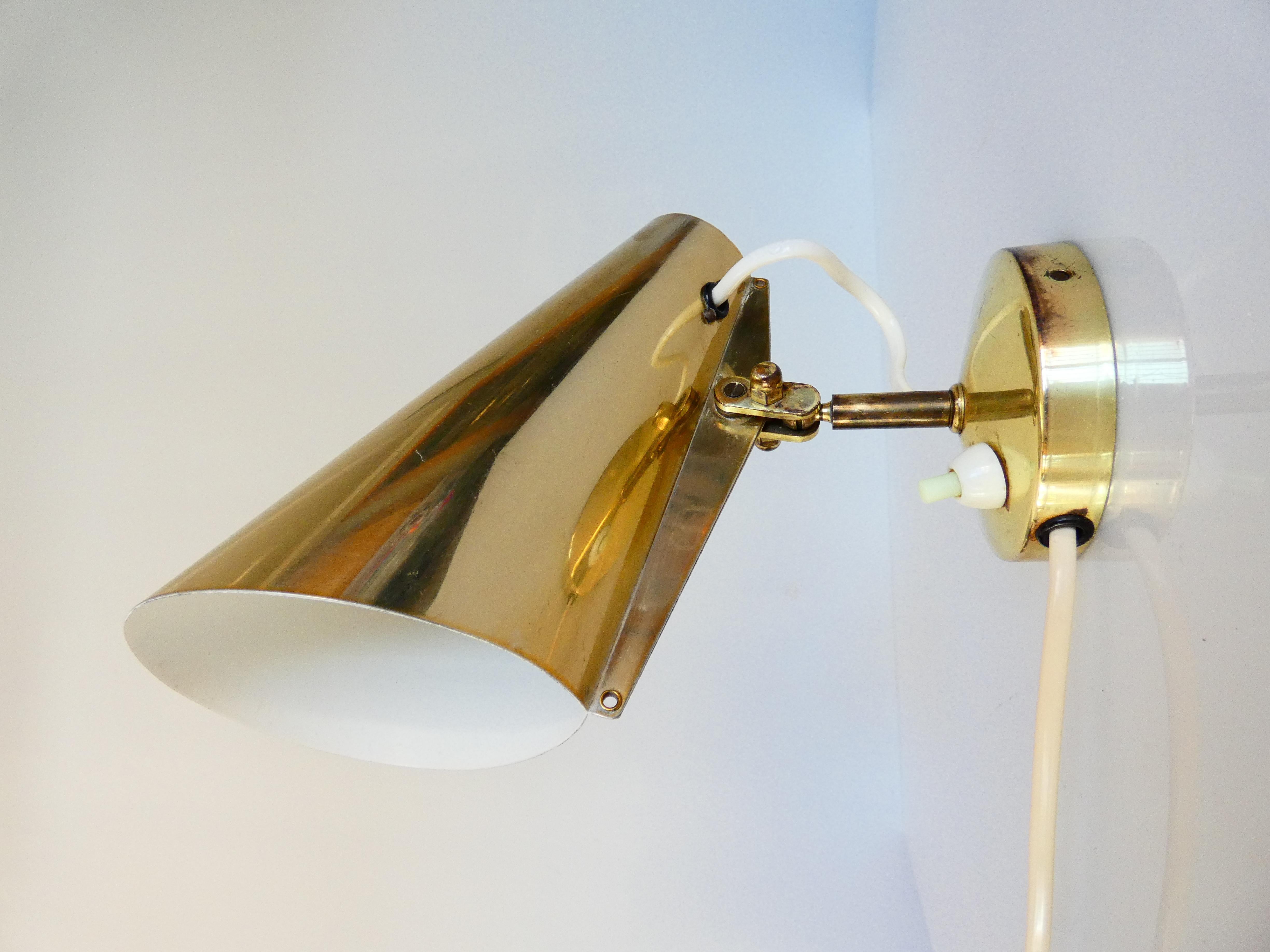 Birger Dahl Lámpara de pared con foco de latón Sønnico 1950s Noruega en Bueno estado para la venta en Benalmadena, ES