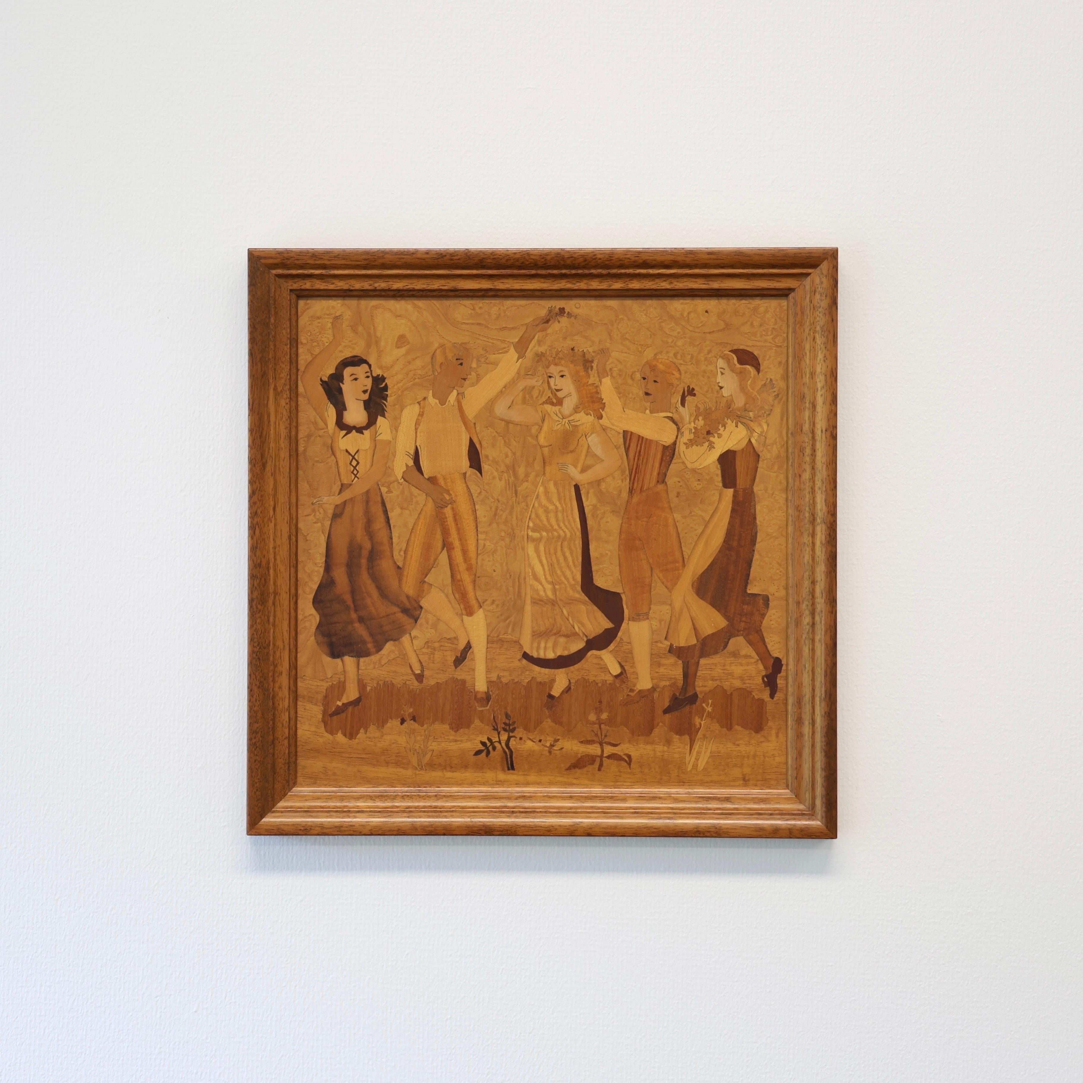 Exquisita pintura mural de intarsia realizada por Birger Ekman en 1939. 

* Cuadro de intarsia enmarcado que representa a cinco personas bailando. Marco de madera vintage. Firmado 