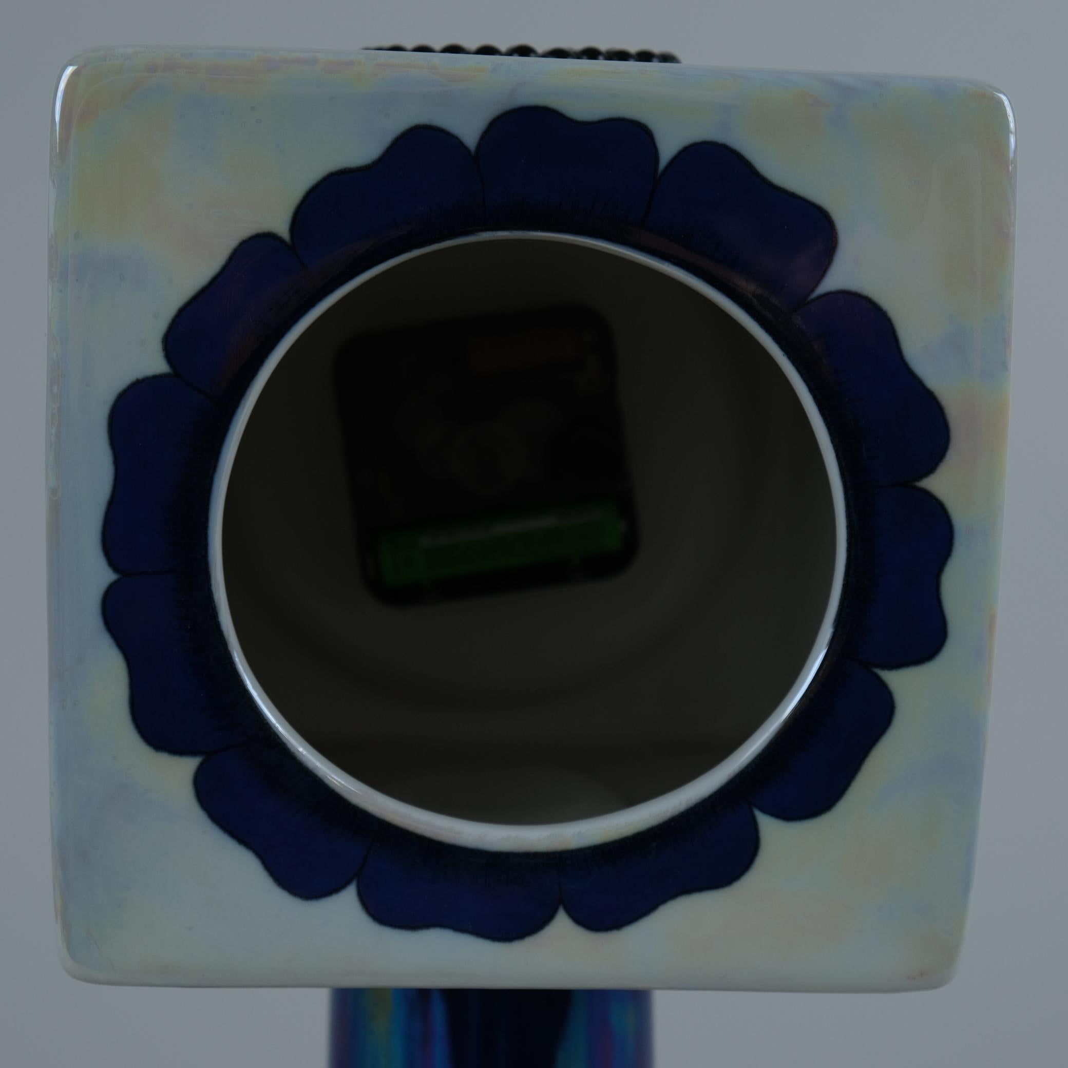 Birger Kaipiainen Decorative Ceramic Table Clock, Flower and Beeds, Arabia 1970s In Good Condition For Sale In Helsinki, FI