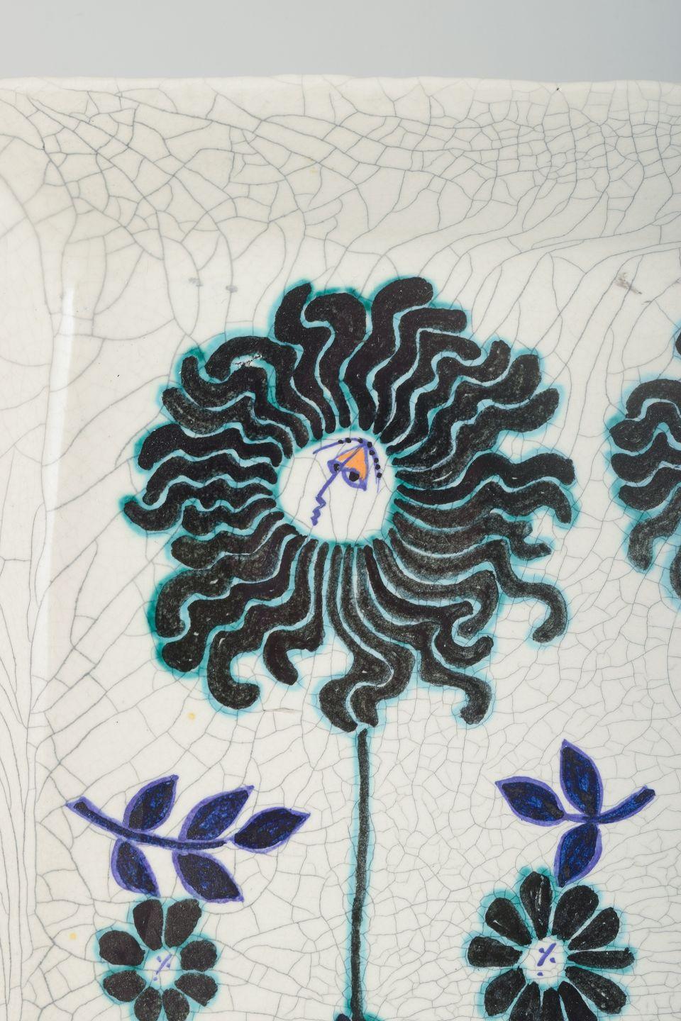 GEBRAUCHTE WAREN SIND FÜR KUNDEN aus den USA, Großbritannien, Australien und Kanada von den Einfuhrzöllen befreit.   
DAHER FALLEN FÜR IHREN KAUF KEINE EINFUHRZÖLLE AN. 

Birger Kaipiainen (1915-1988) für Arabien.
Große quadratische Keramikschale