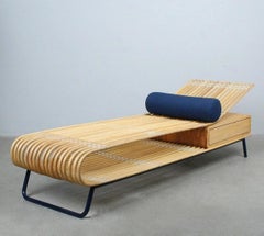 Lettino-chaise longue in frassino massiccio in stile moderno scandinavo di Birger Schneider